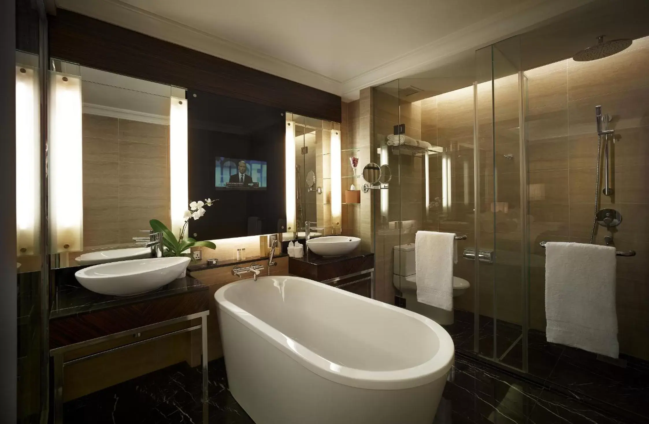 Deluxe Twin Room in The Majestic Hotel Kuala Lumpur, Autograph Collection Deluxe Twin Room in The Majestic Hotel Kuala Lumpur, Autograph Collection