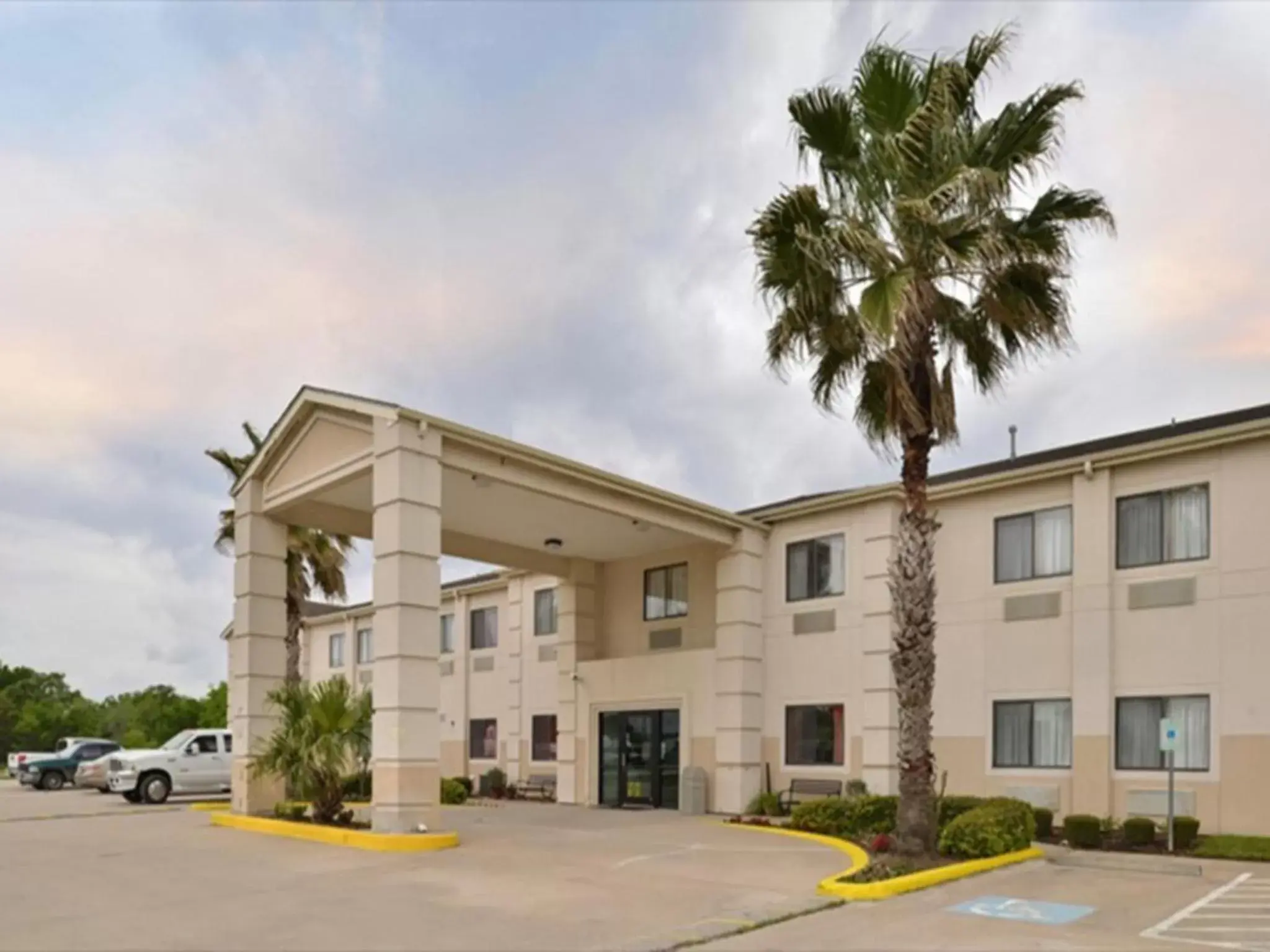 Facade/entrance, Property Building in Americas Best Value Inn Somerville Texas