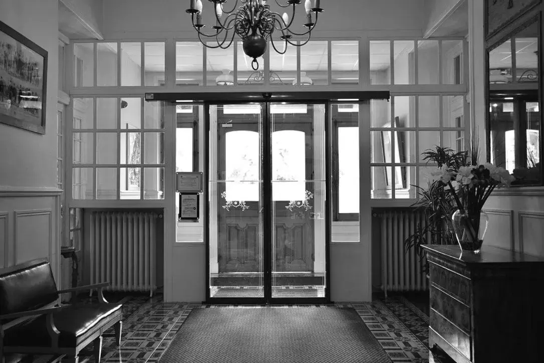 Lobby or reception in Best Western Grand Hotel de Paris