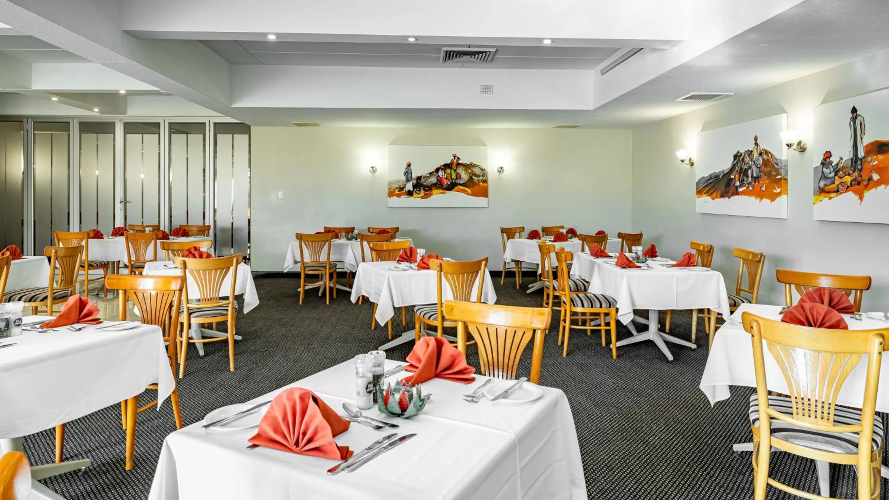 Restaurant/places to eat in African Sky Newcastle Inn