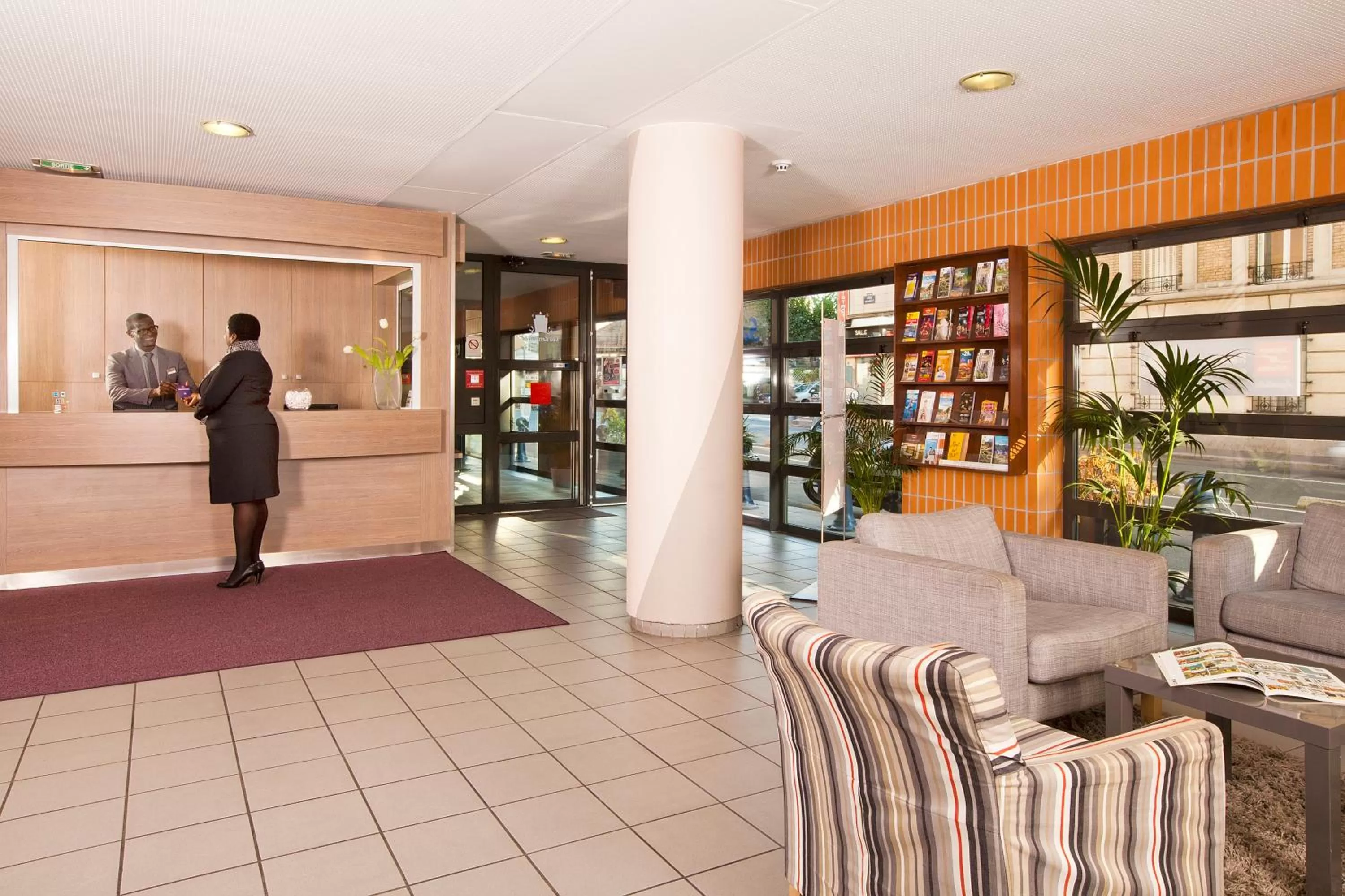 Lobby or reception in Séjours & Affaires Montreuil Saint Mandé