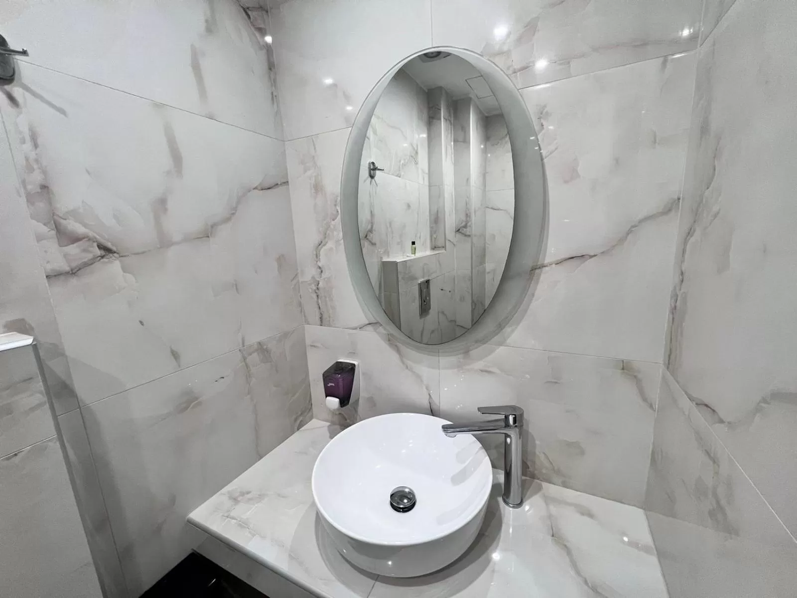 Bathroom in Hotel Lido