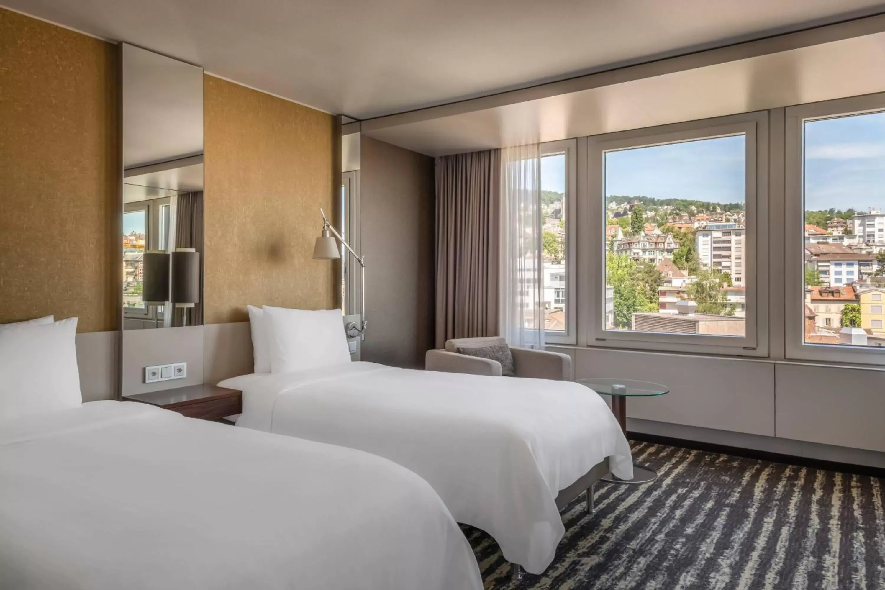 Photo of the whole room, Bed in Zurich Marriott Hotel