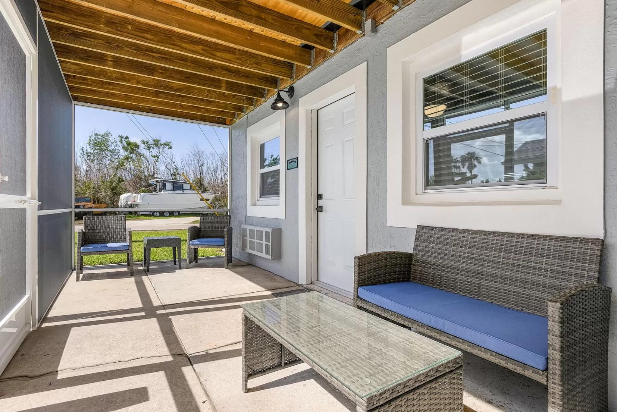 Patio in Matlacha on Shoreview