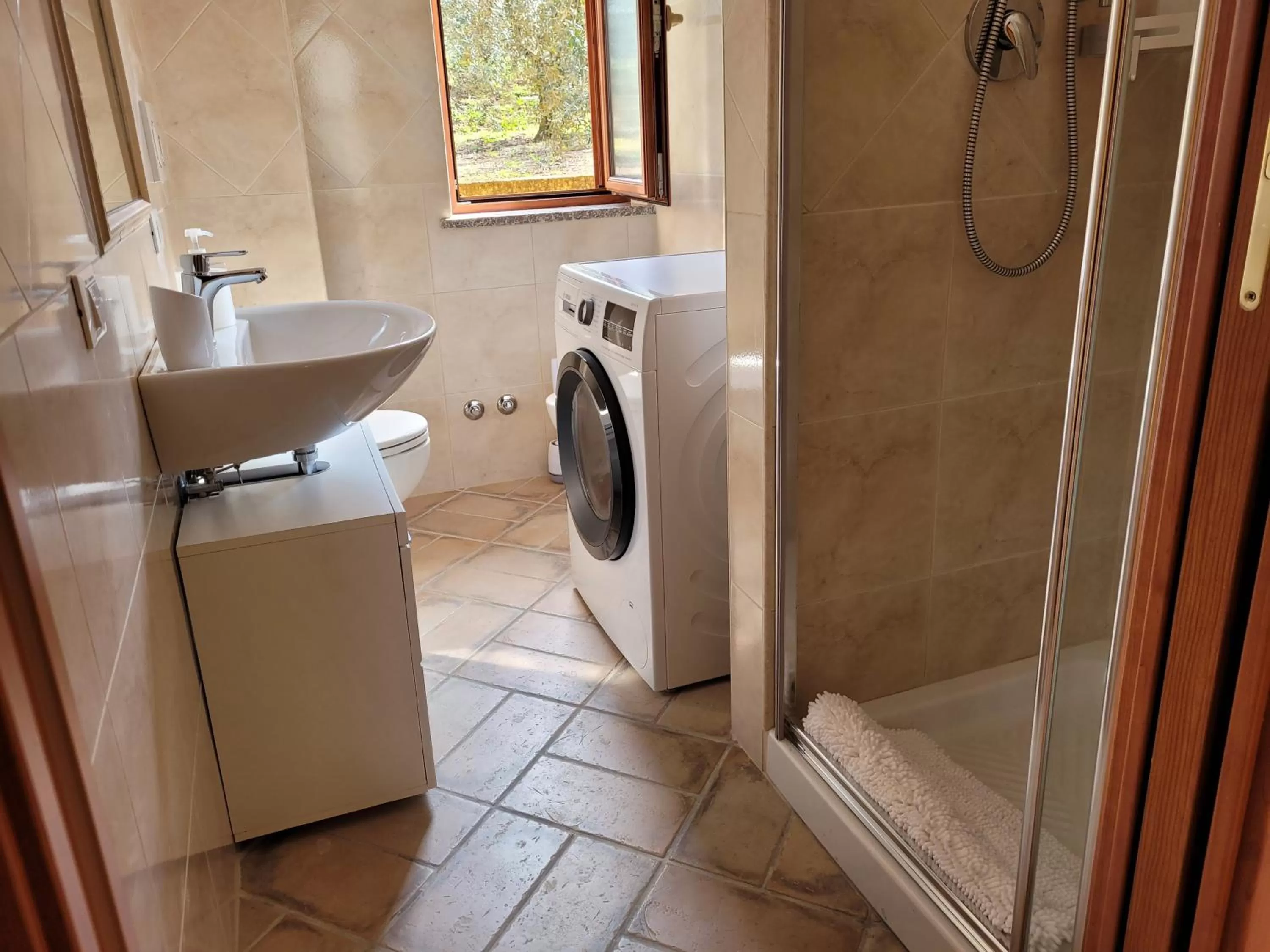 Alloggio turistico Magnifico Alessandro Valle Bernardo 04025 Lenola nei pressi di Fondi LT