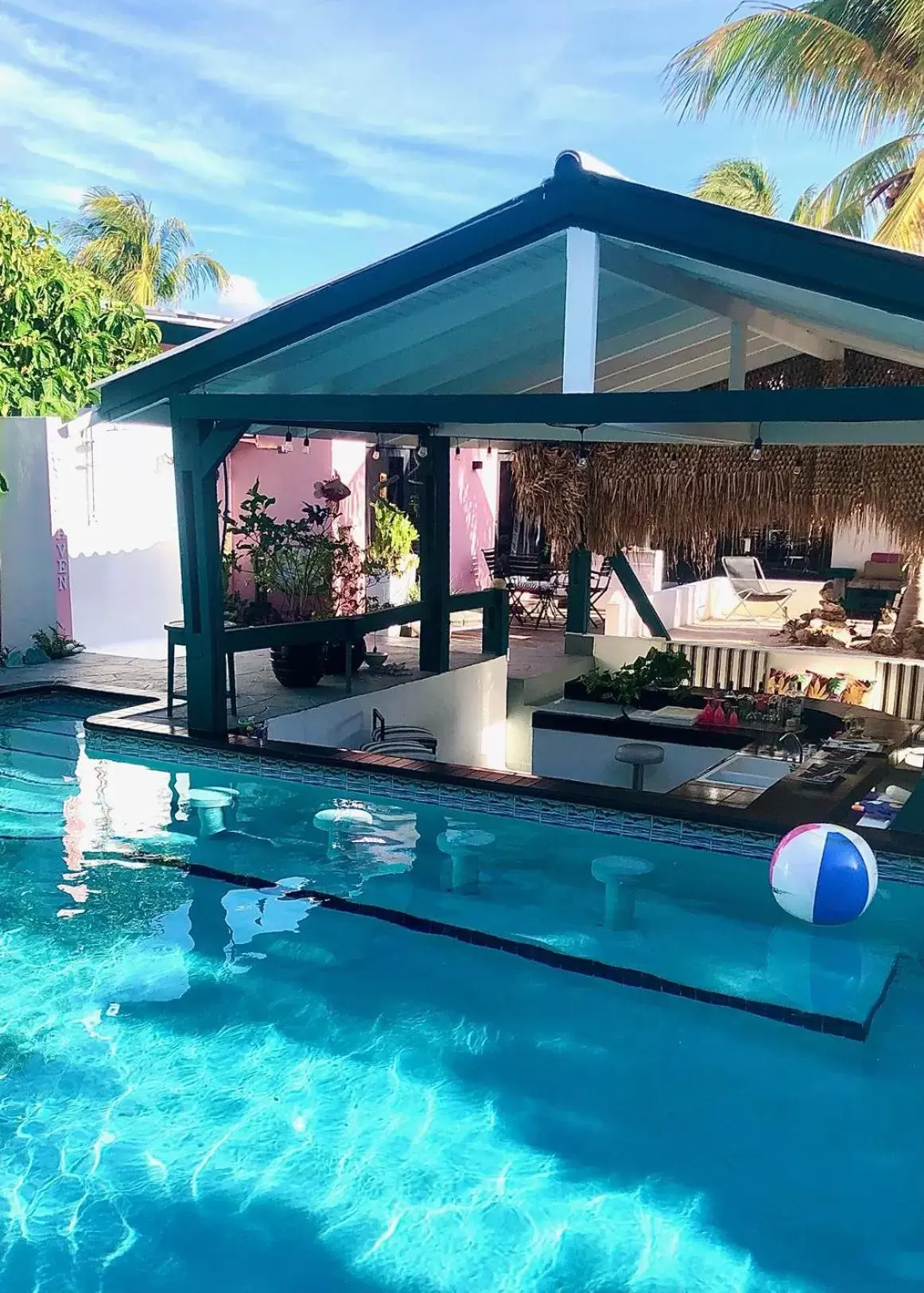 THUISHAVEN boutique mini-resort - fantastic garden and large pool - adults only THUISHAVEN boutique mini-resort - fantastic garden and large pool - adults only