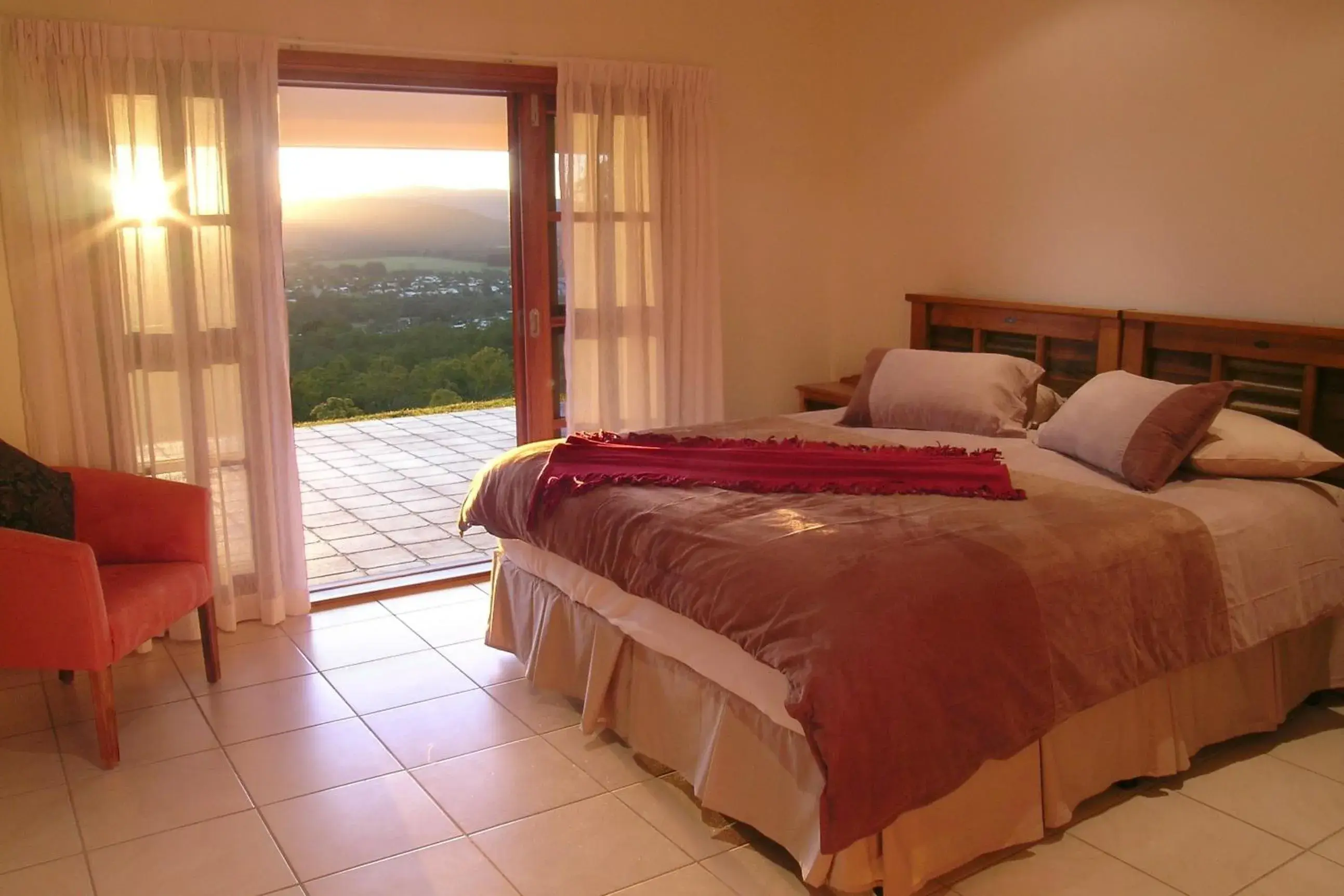 Bed in The Summit Rainforest Retreat