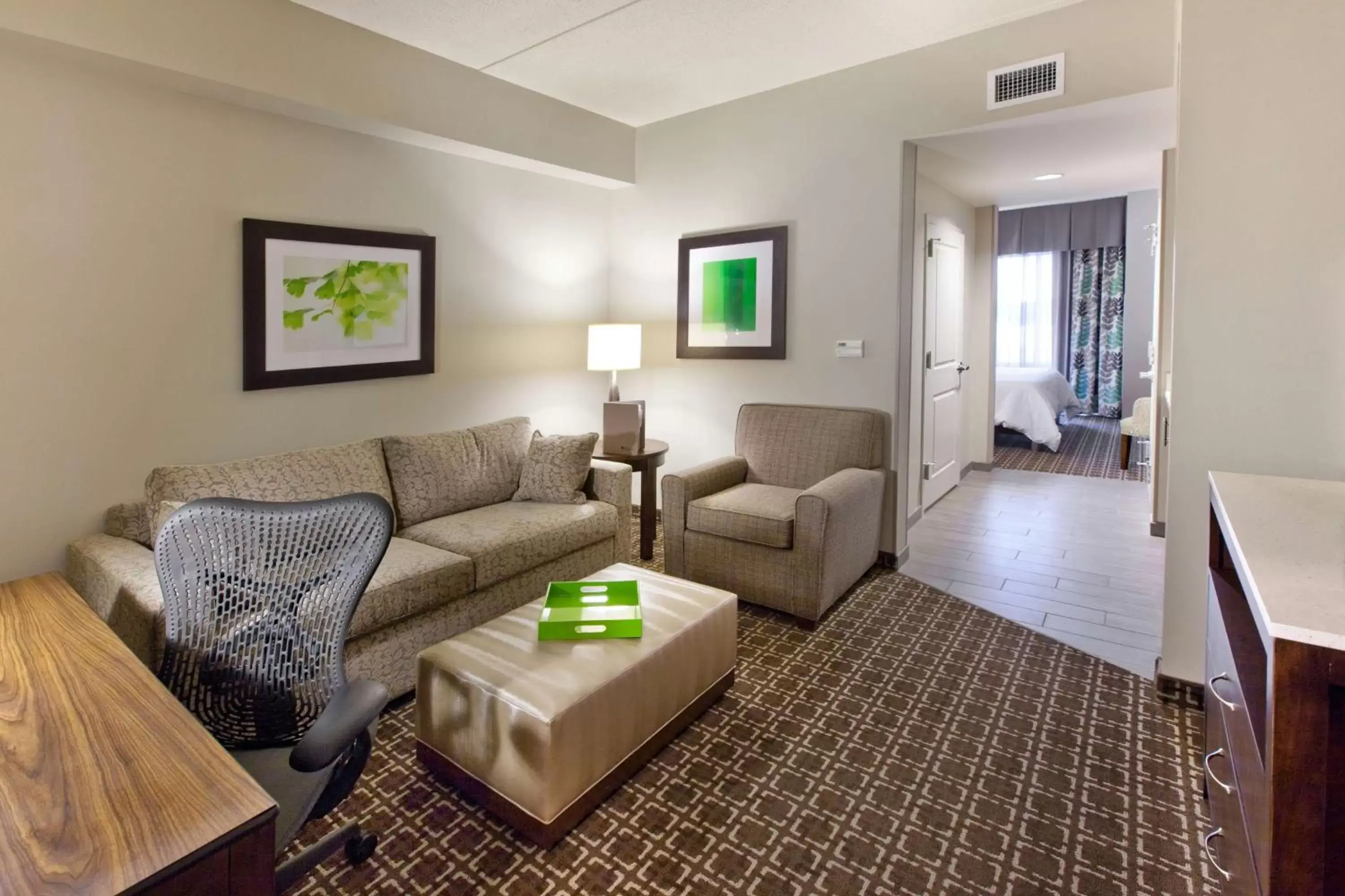 Living room, Seating Area in Hilton Garden Inn Raleigh Cary