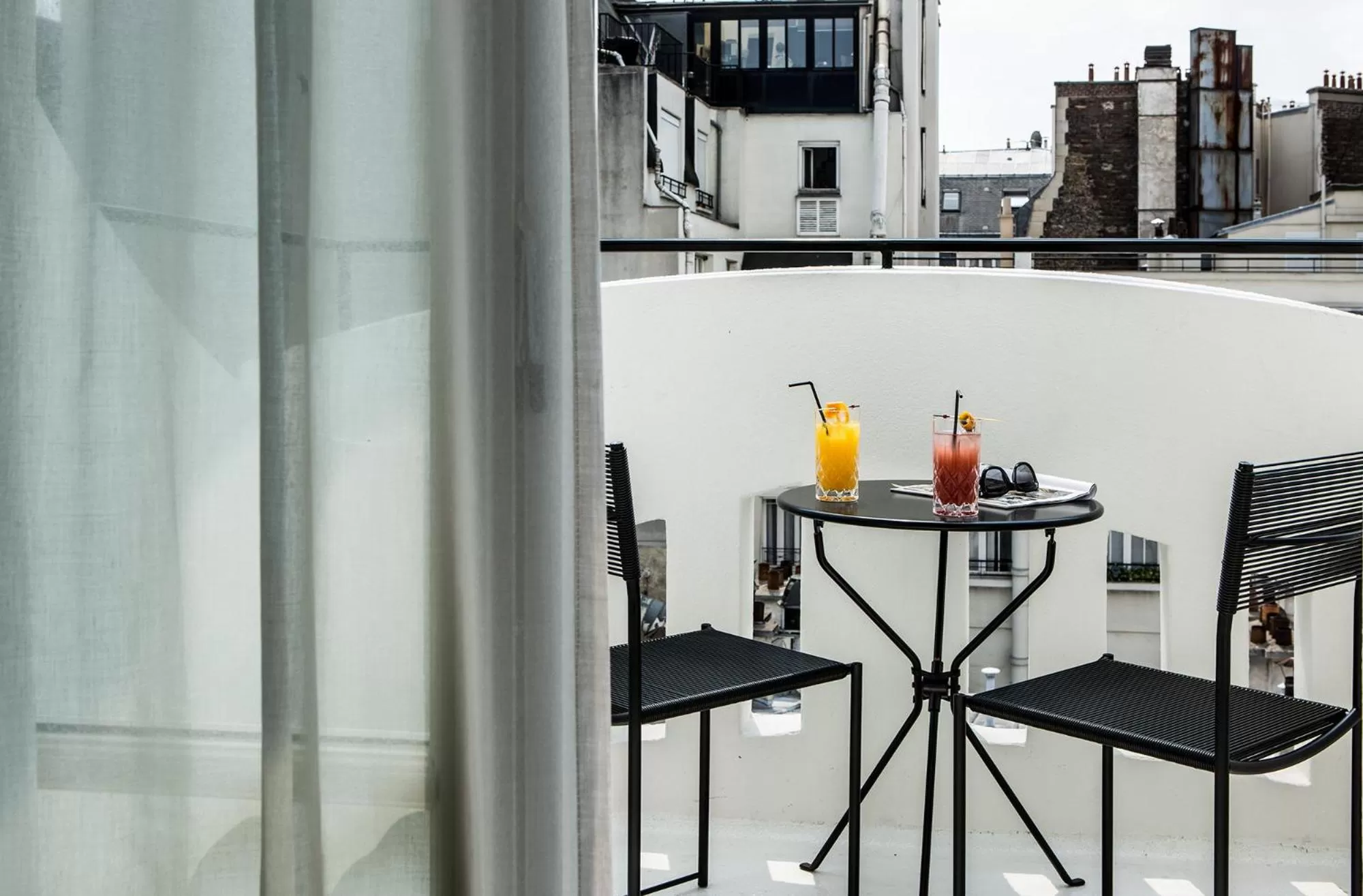 Balcony/Terrace in Hôtel du Rond-point des Champs-Élysées - Esprit de France