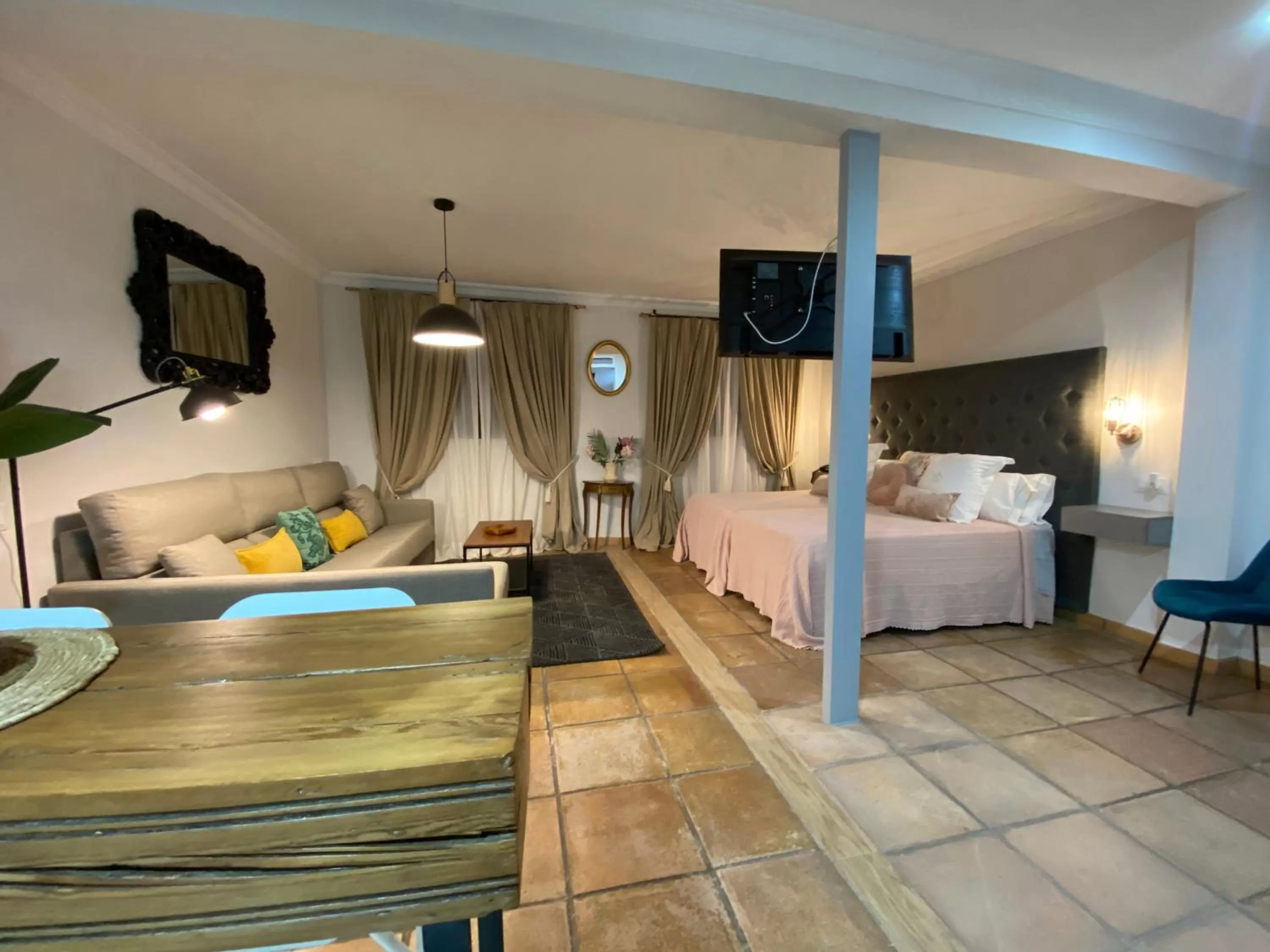 Photo of the whole room, Bed in Hotel Convento La Gloria