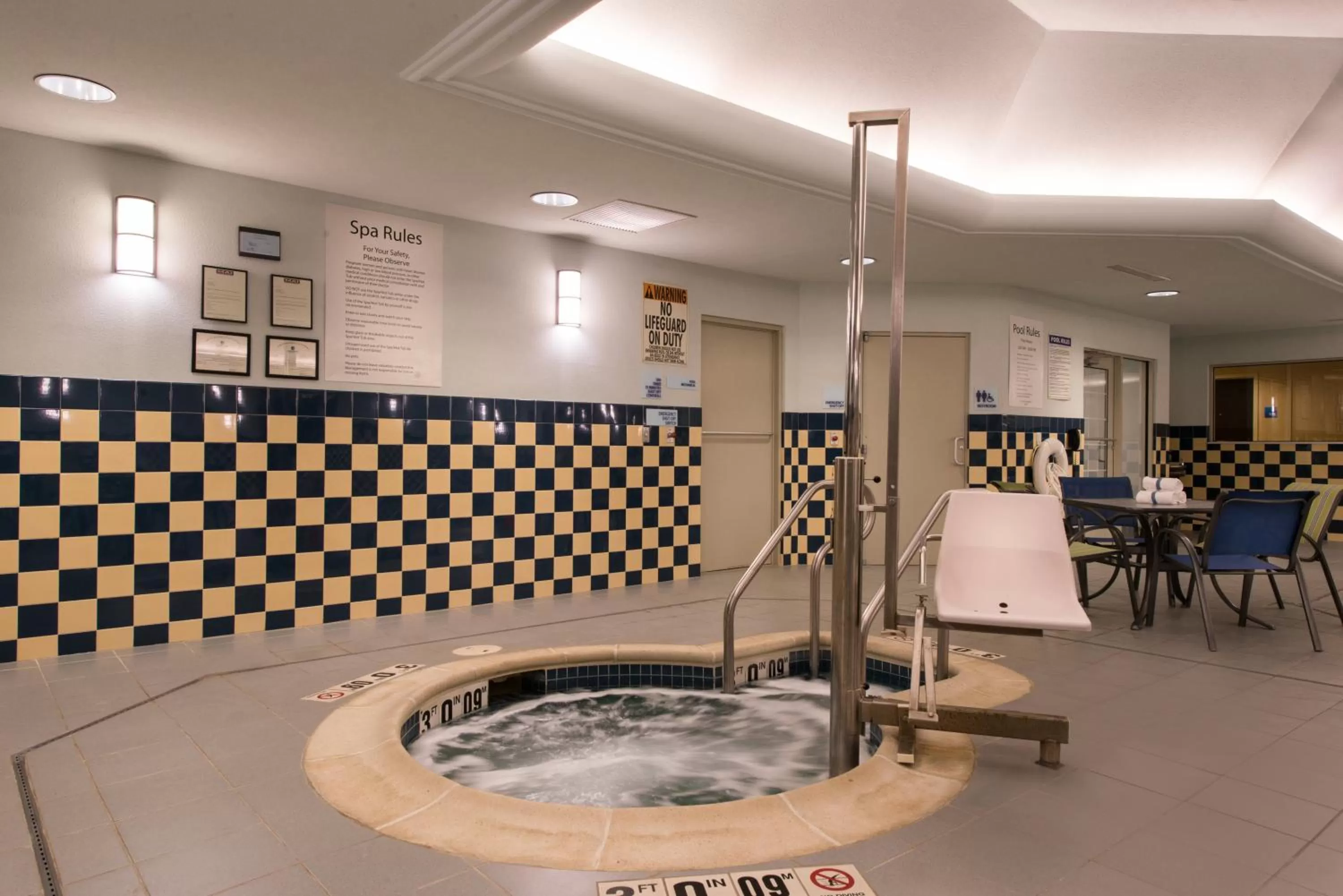 Swimming pool in Holiday Inn Express and Suites Dickson City by IHG