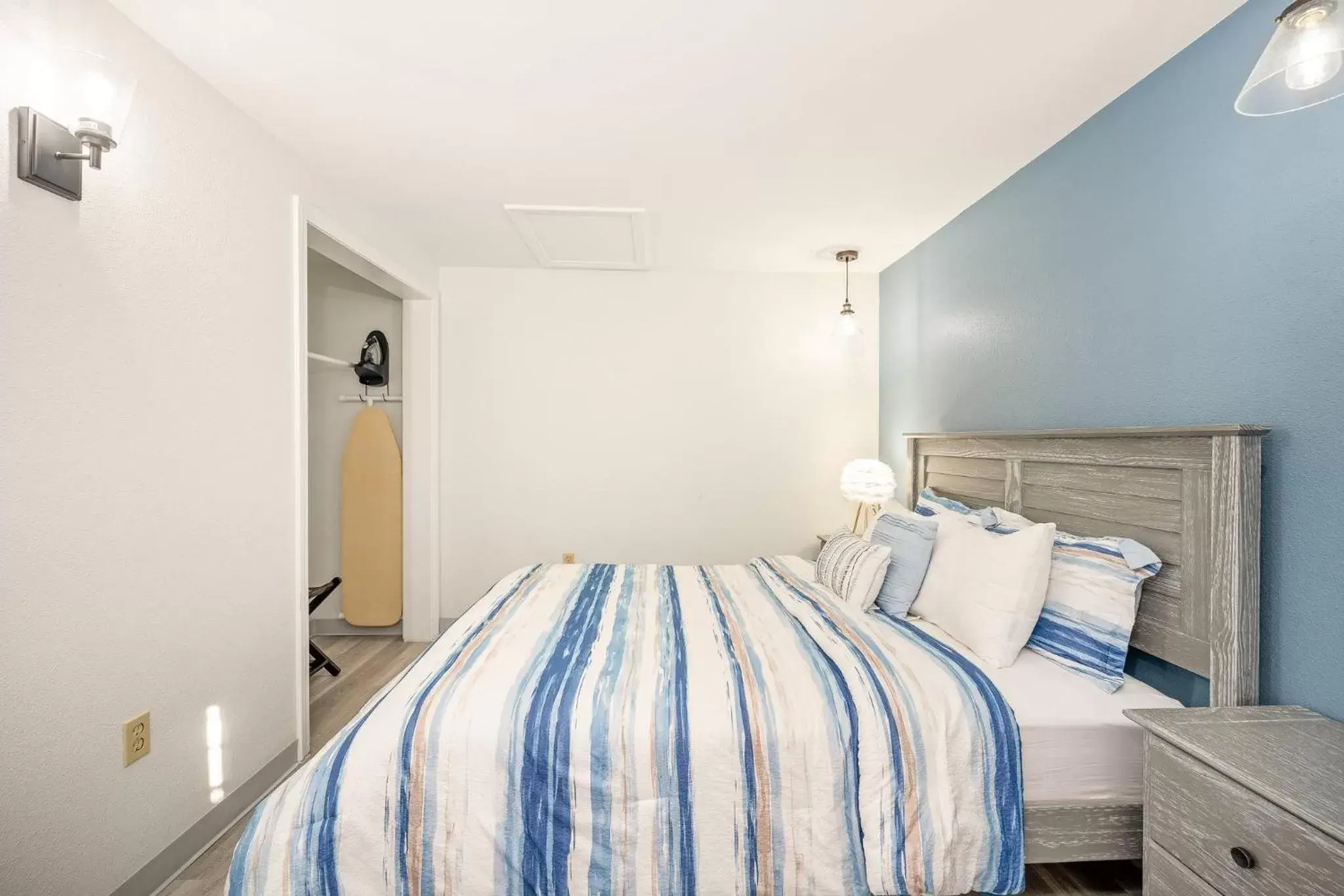 Bedroom, Bed in Founder's Brook Motel and Suites