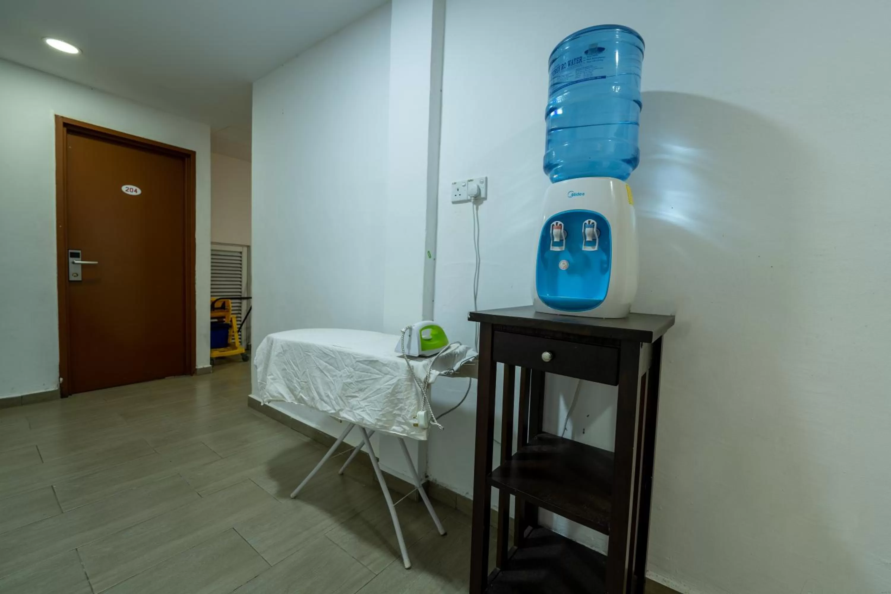 Deluxe Twin Room in MRJ Hotel Wakaf Che Yeh 1