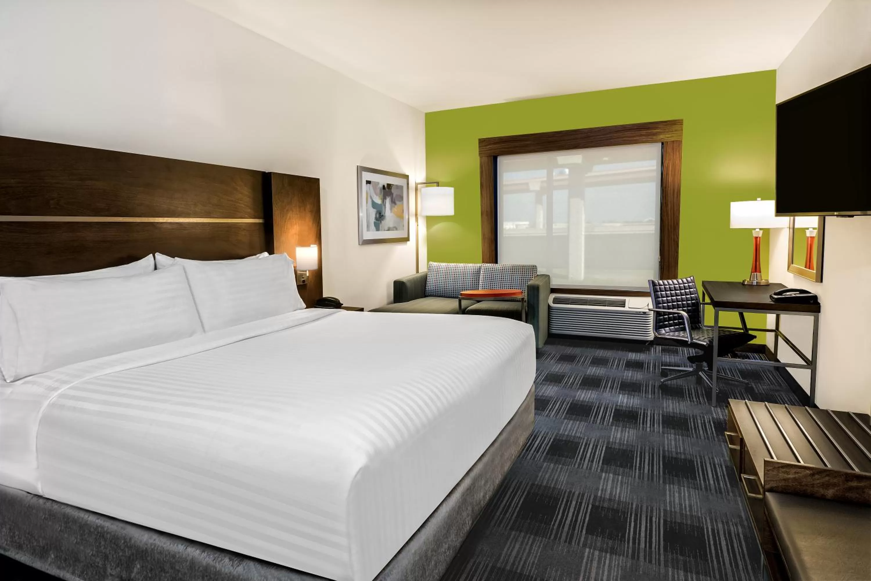 Bedroom, Bed in Holiday Inn Express & Suites Round Rock - Austin N by IHG
