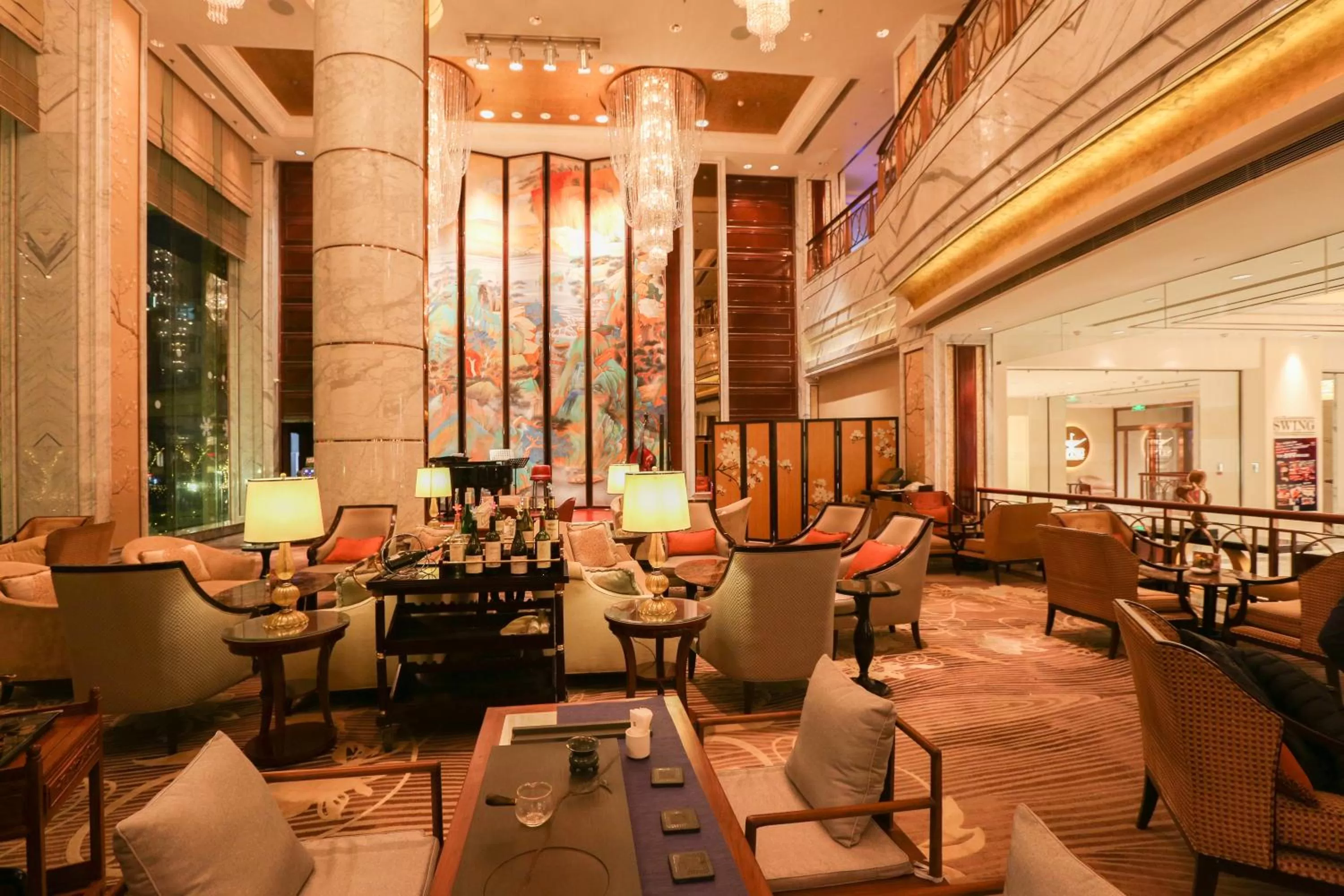 Lounge or bar in Shangri-La Dalian
