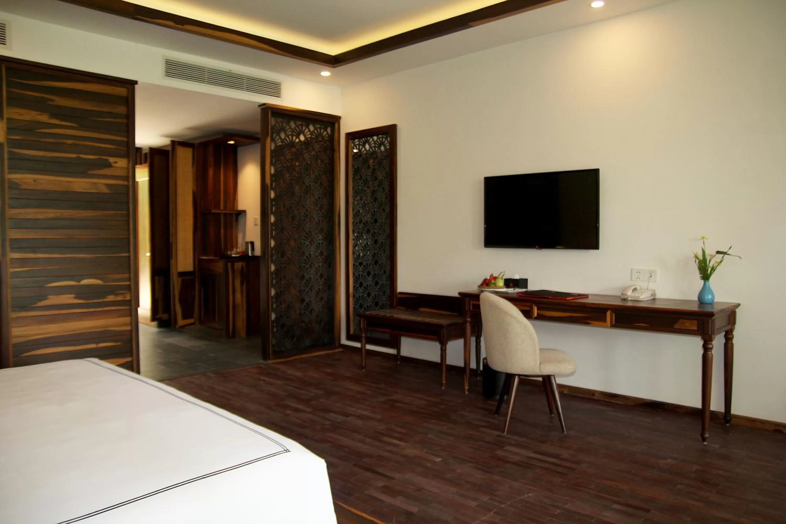 Bed in Alibu Resort Nha Trang