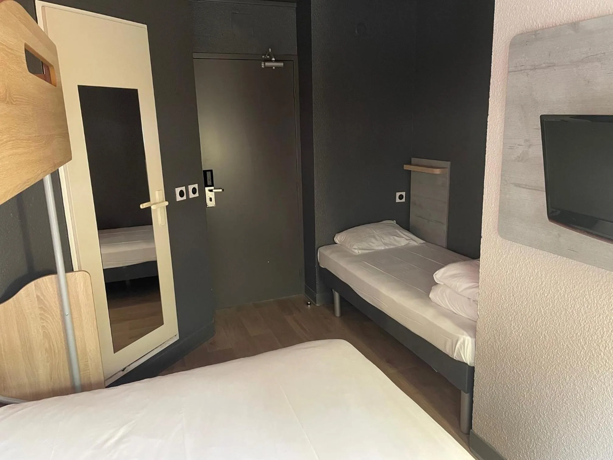 Bed in ibis budget Le Mans Universite