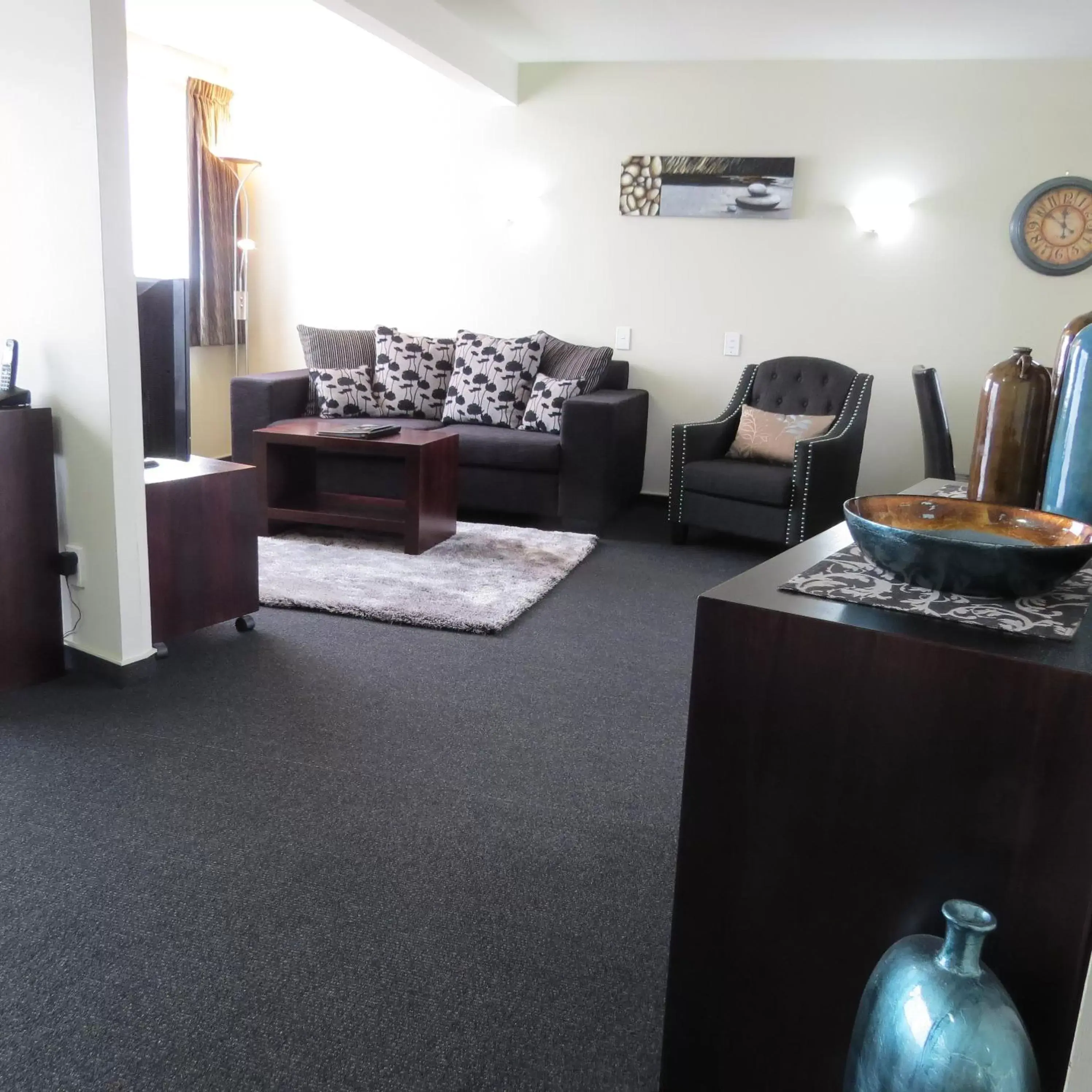 Living room, Seating Area in Homestead Villa Motel