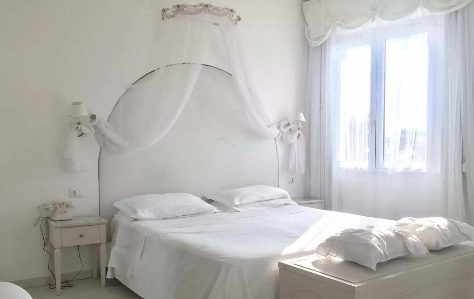 Photo of the whole room, Bed in Hotel Al Cavallino Bianco