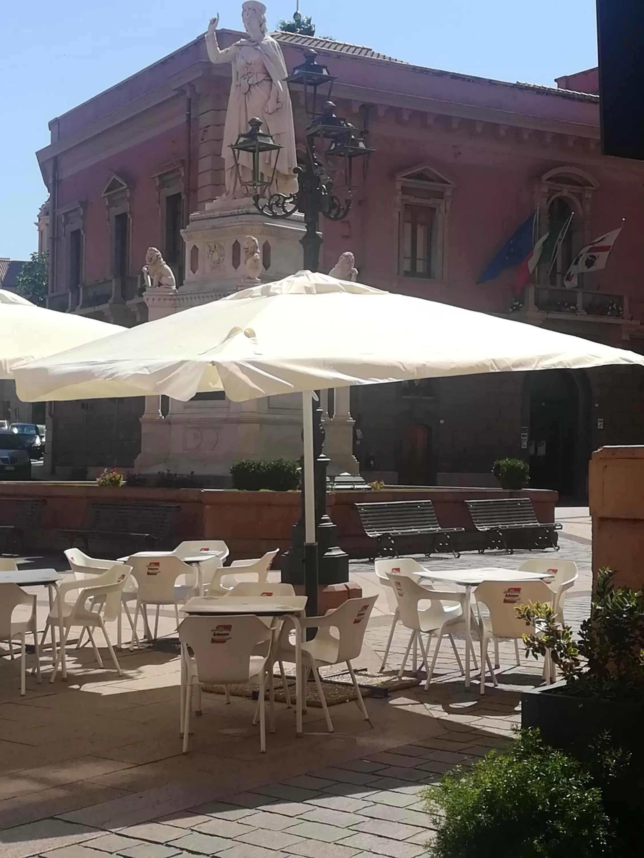 Nearby landmark in Domus Aurea