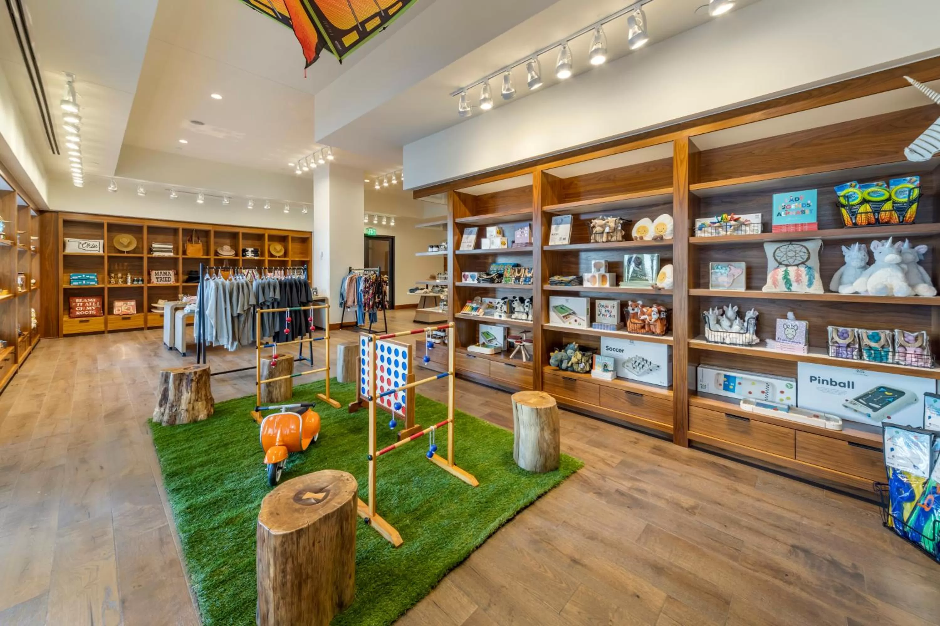 Shopping Area in Omni Oklahoma City Hotel