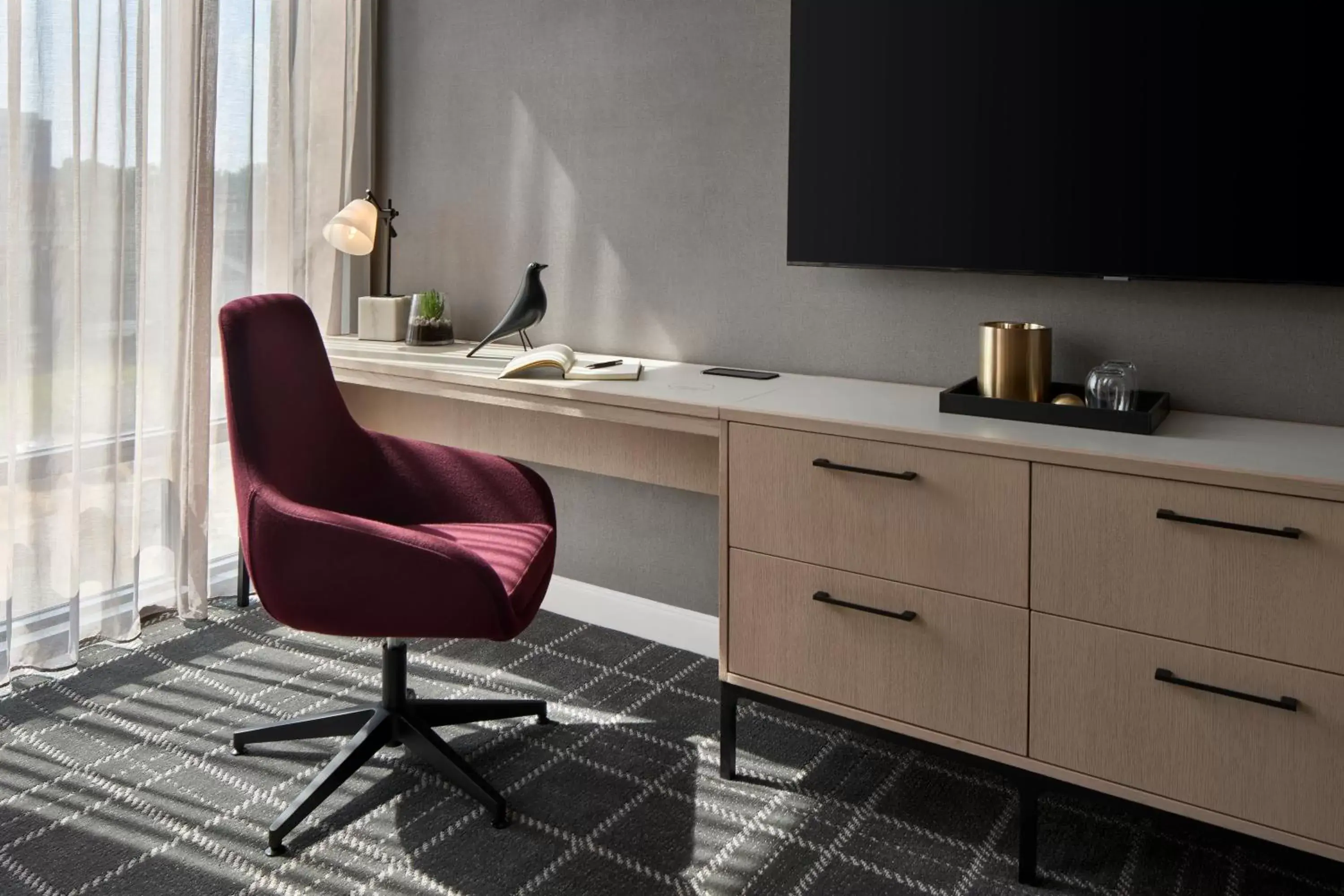 One-Bedroom Suite in The Watermark Hotel One-Bedroom Suite in The Watermark Hotel