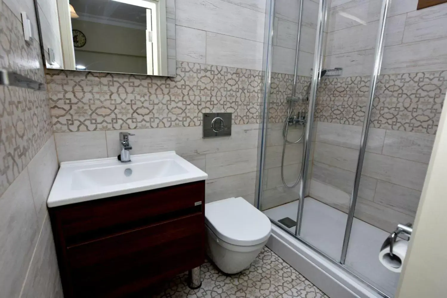 Quadruple Room with Garden View in Pekcan Otel Quadruple Room with Garden View in Pekcan Otel