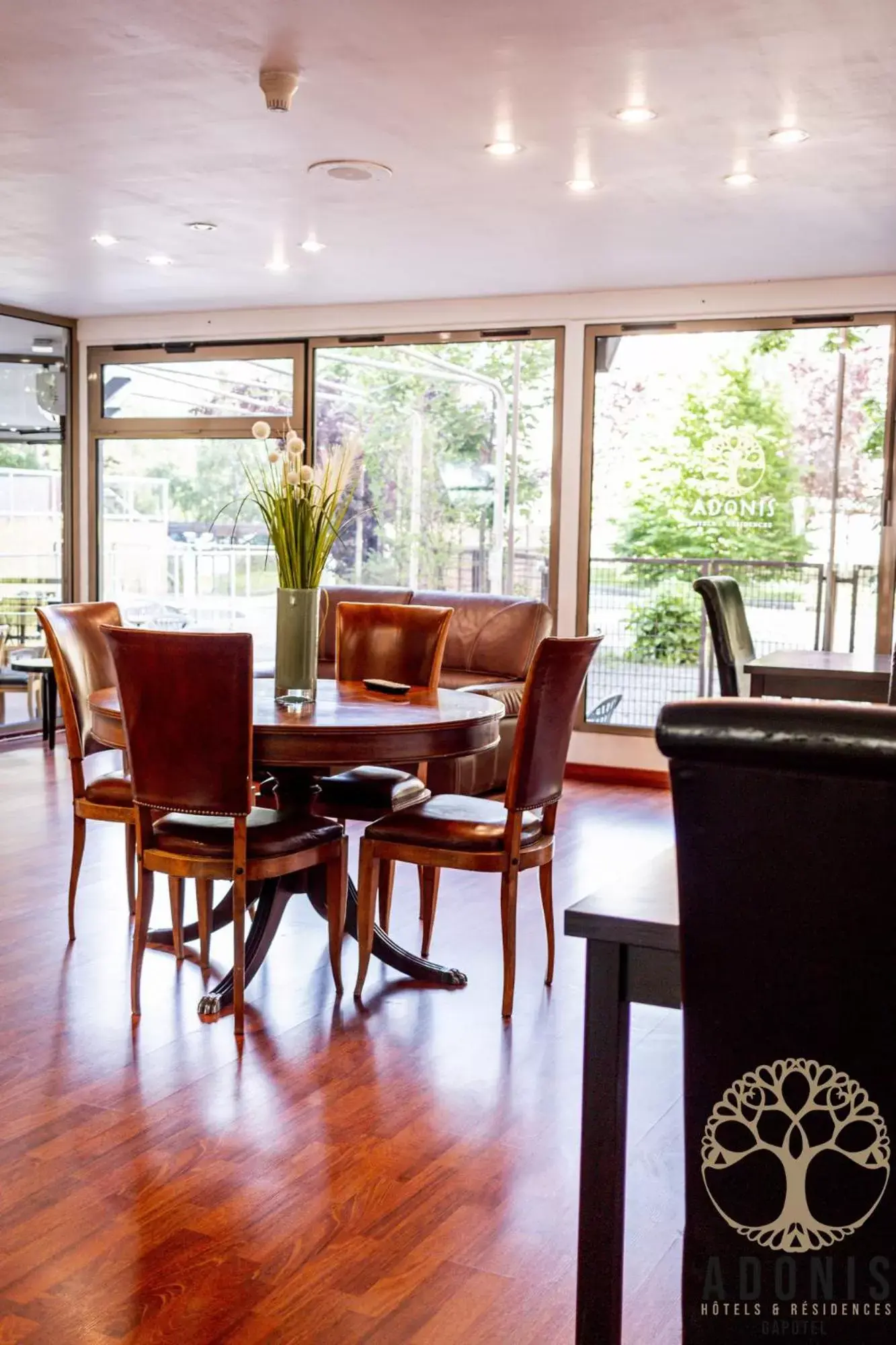 Living room, Seating Area in Adonis Gapotel