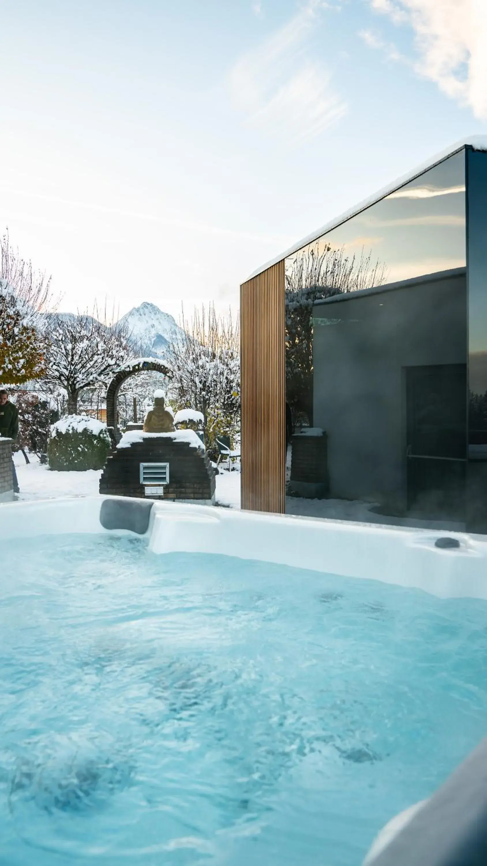 Hot Tub, Swimming Pool in Best Western Hotel am Walserberg