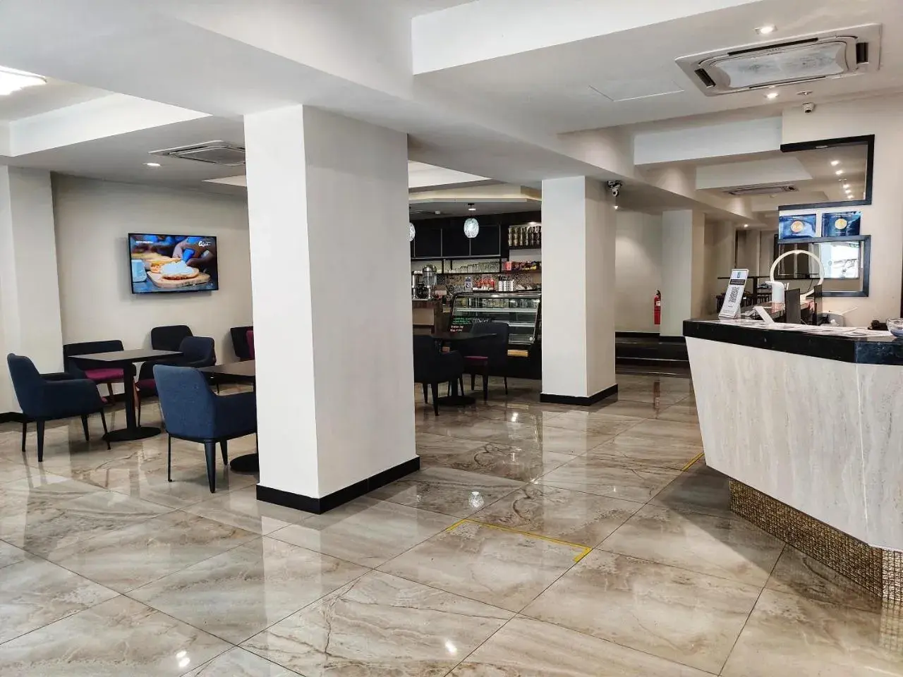 Lobby or reception, Lobby/Reception in Meriton Inn Hotel
