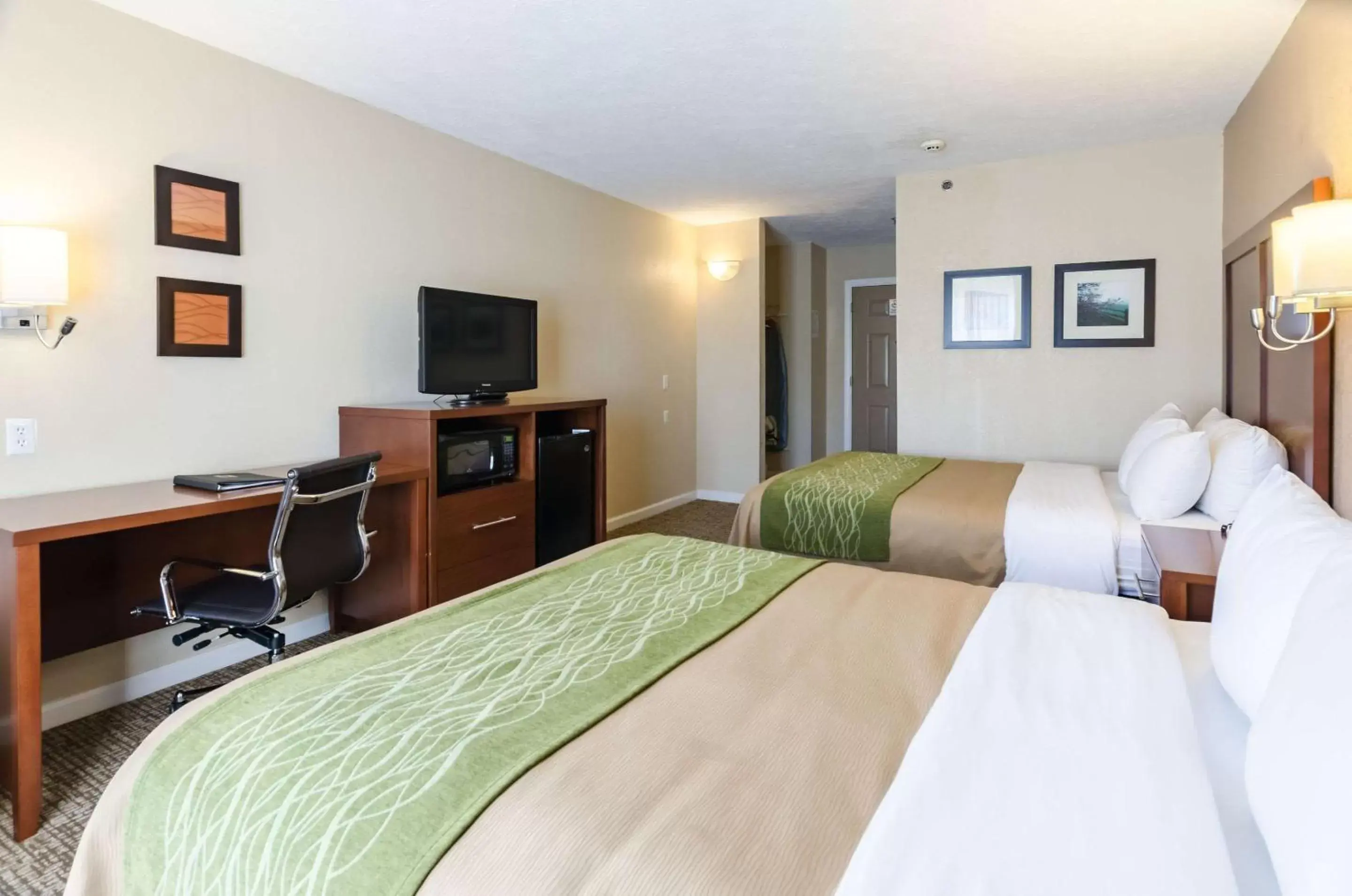 Photo of the whole room, Bed in Comfort Inn Wytheville - Fort Chiswell