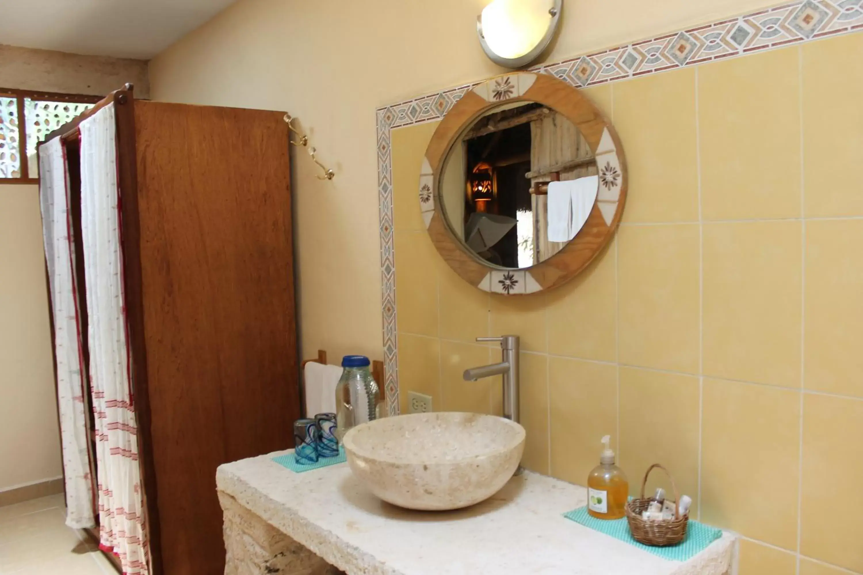 Bathroom in Casa Quetzal Hotel