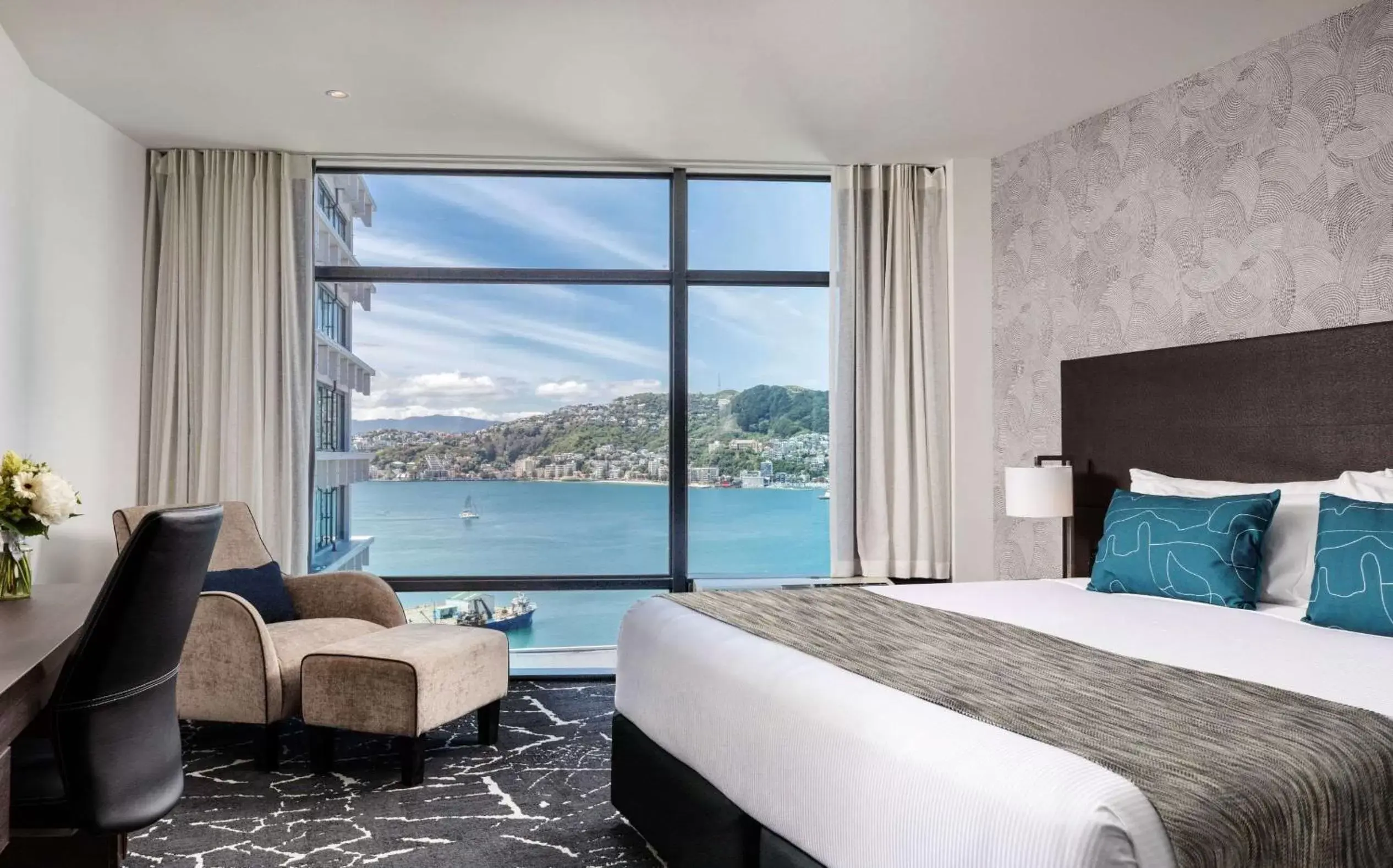 Bedroom, Mountain View in Rydges Wellington