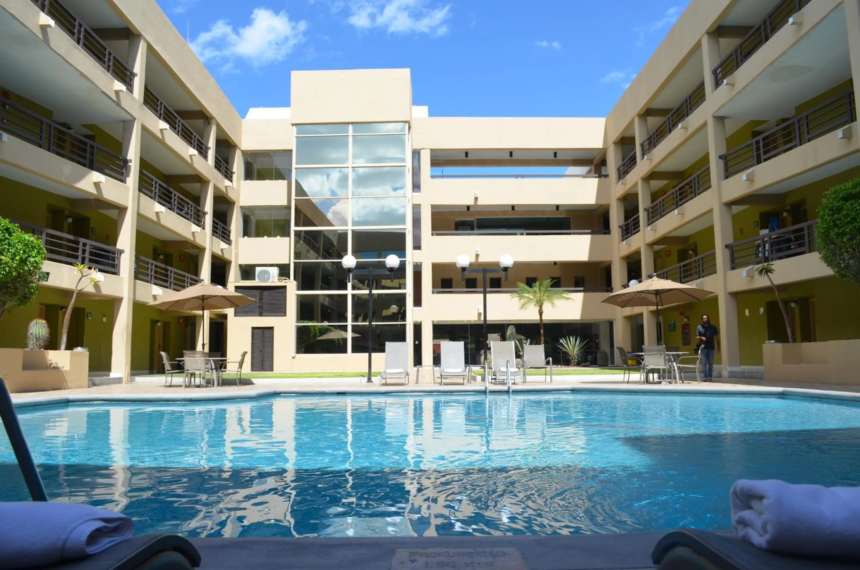 Swimming pool in Hotel Araiza Hermosillo