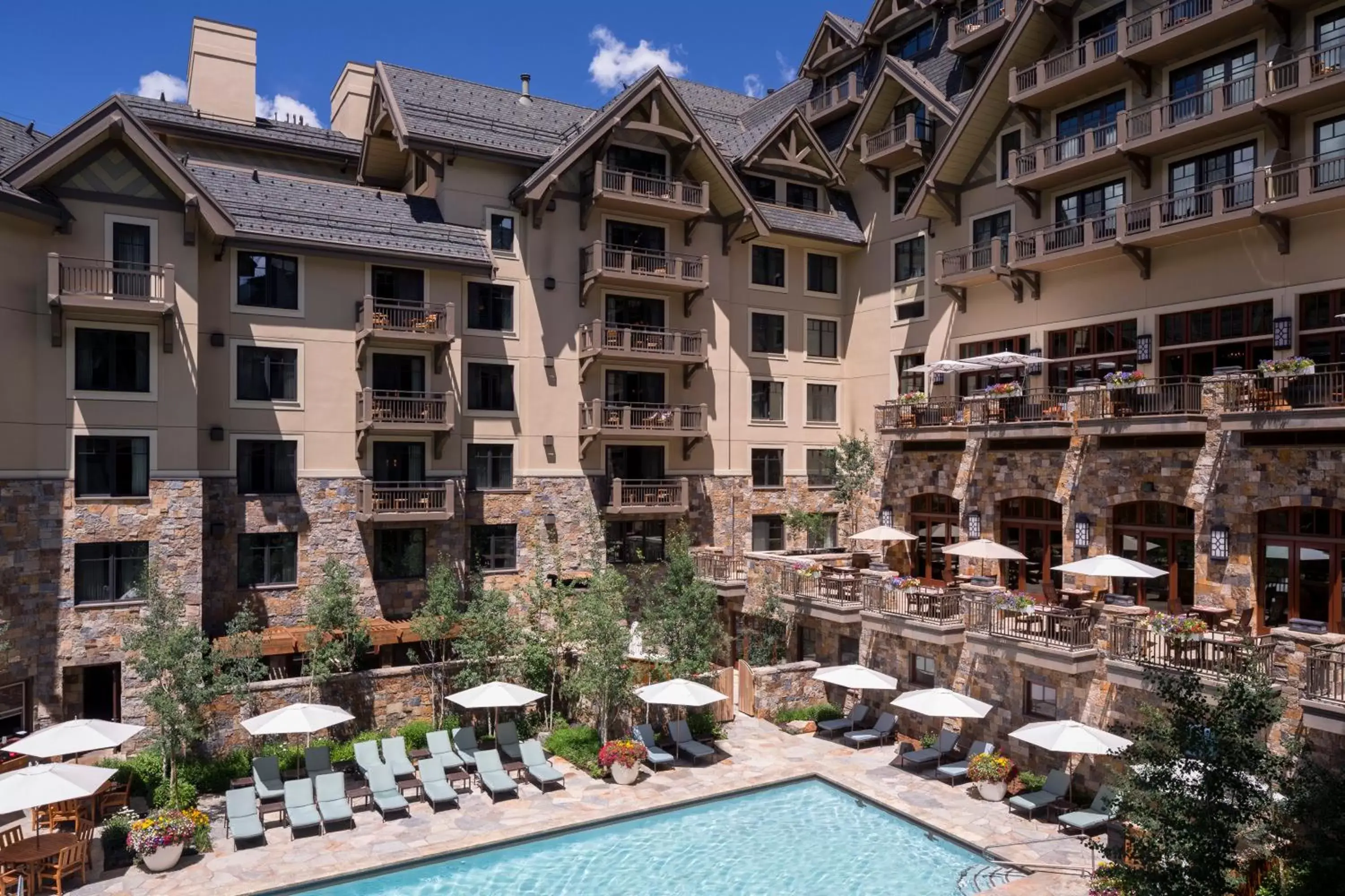 Swimming pool, Pool View in Four Seasons Resort Vail