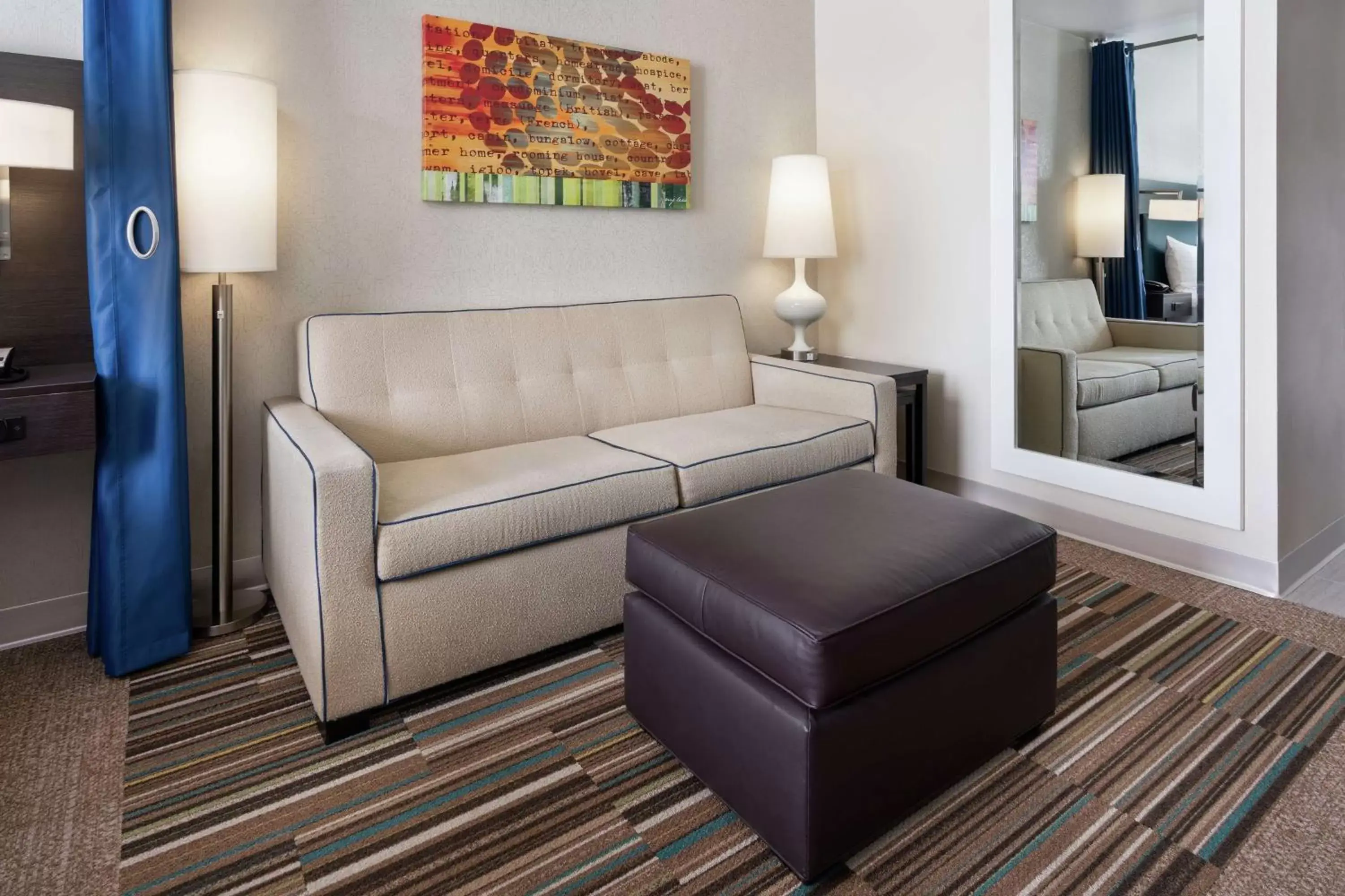 Living room, Seating Area in Home2 Suites by Hilton Anchorage/Midtown