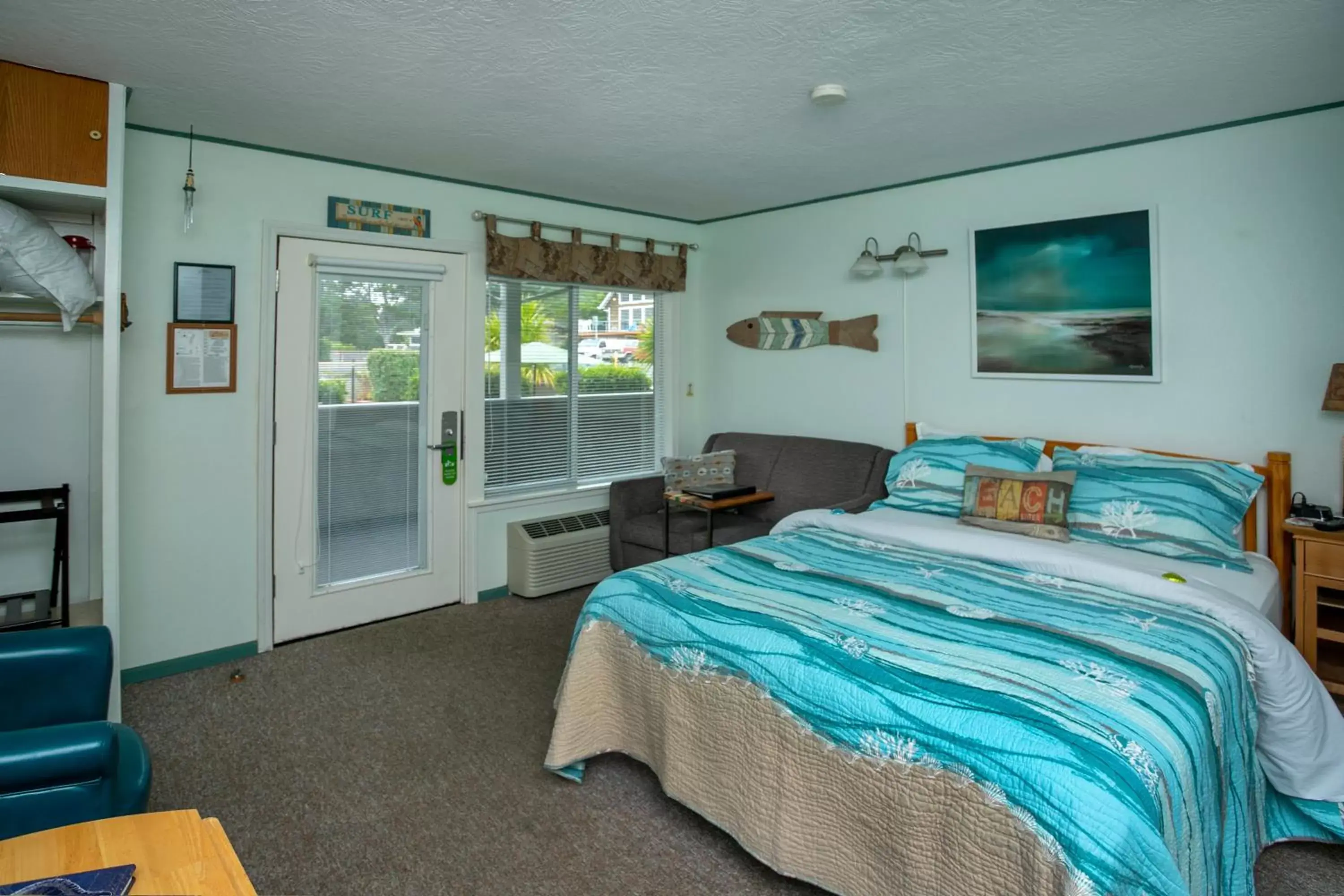 Queen Studio - No Pets Allowed - No View - Poolside in Lanai at the Cove Queen Studio - No Pets Allowed - No View - Poolside in Lanai at the Cove