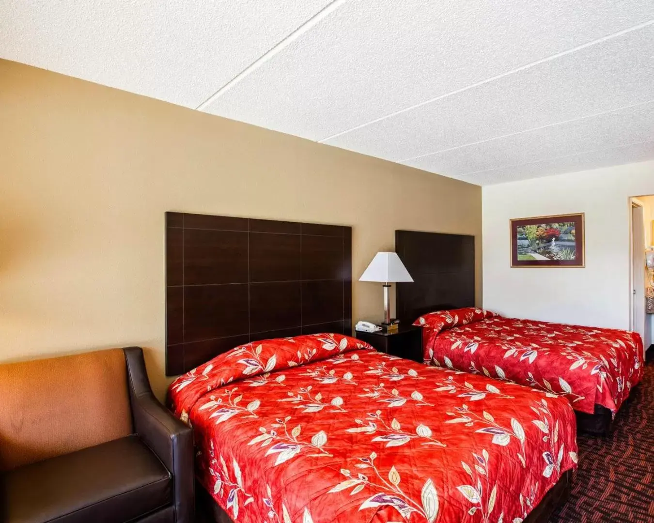 Queen Room with Two Queen Beds - Non-Smoking in Econo Lodge Airport
