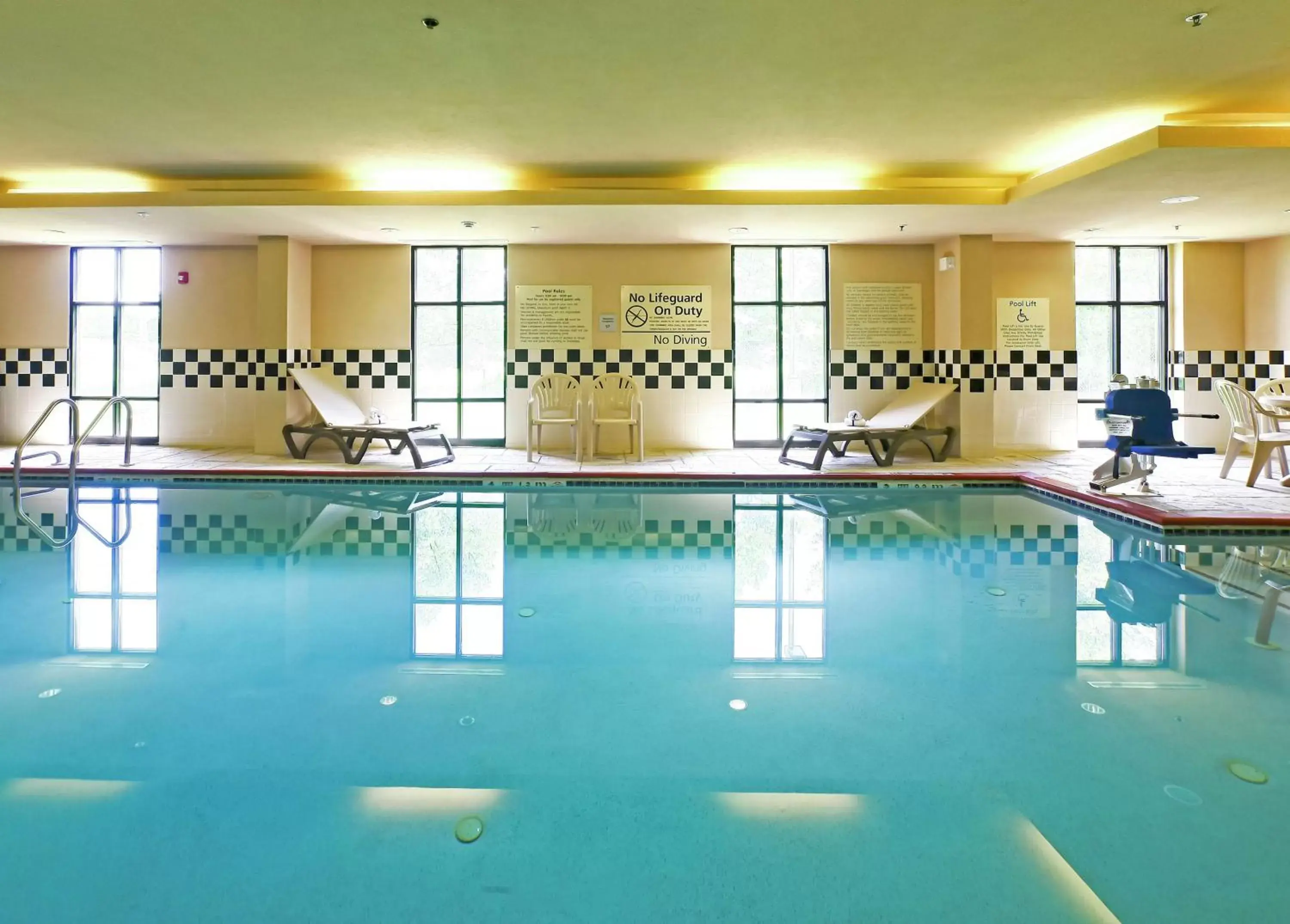 Pool view in Hampton Inn North Brunswick NJ Pool view in Hampton Inn North Brunswick NJ