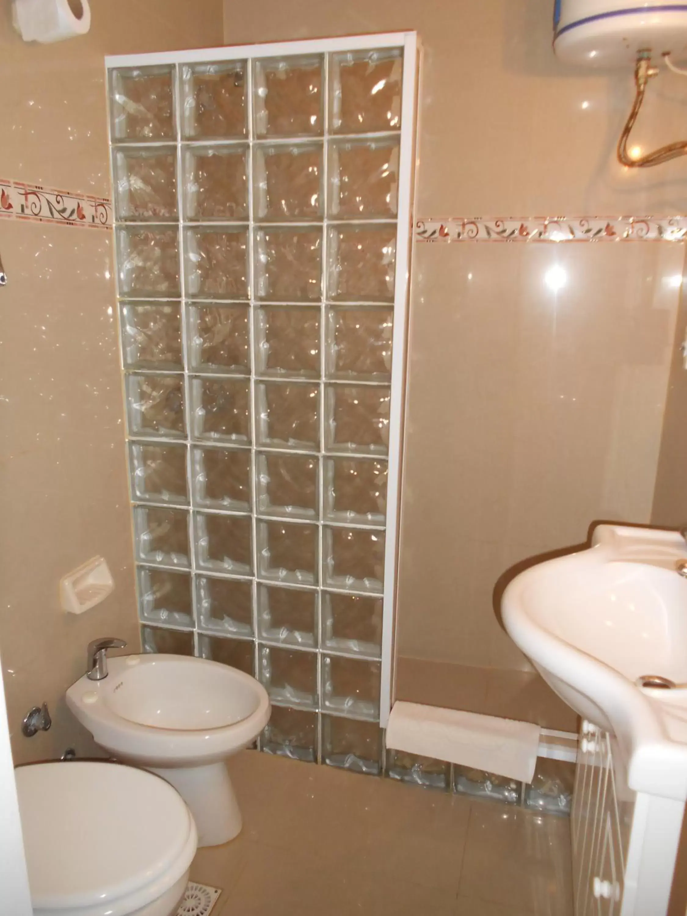 Budget Double Room in Tanger Hotel Budget Double Room in Tanger Hotel