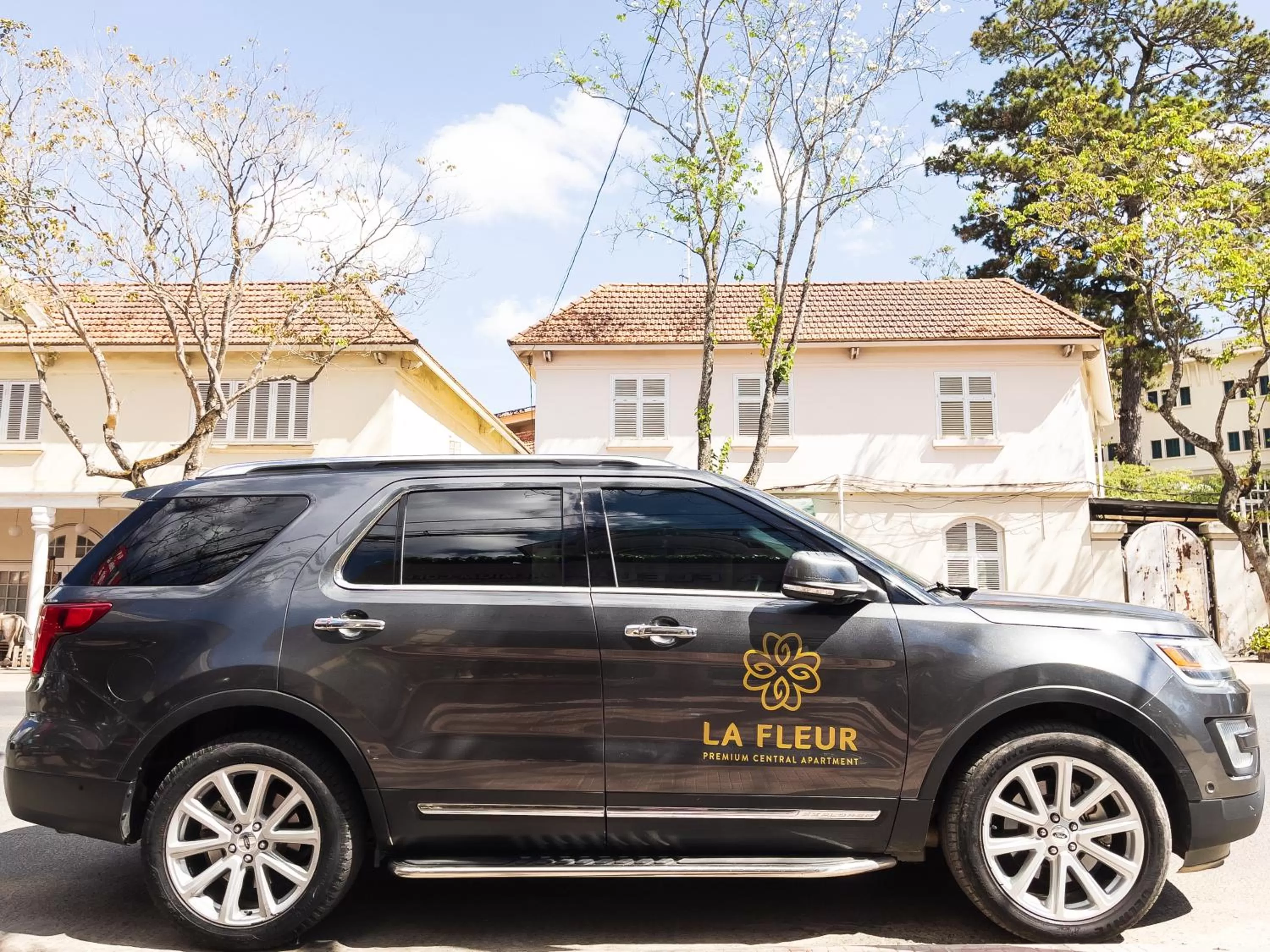 Property logo or sign in La Fleur Premium Central Apartment Hotel