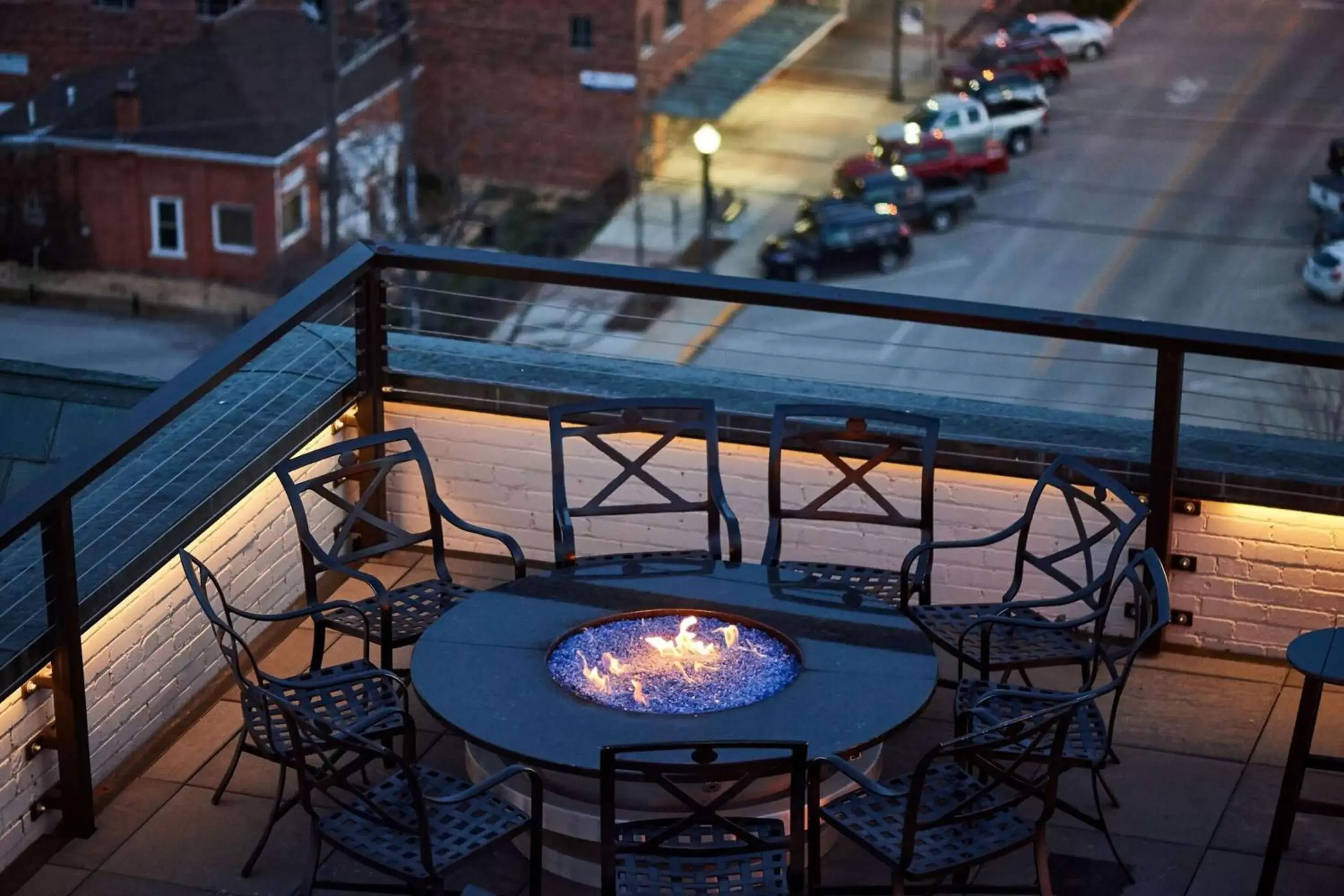 Lounge or bar, Balcony/Terrace in Hotel Alex Johnson Rapid City, Curio Collection by Hilton