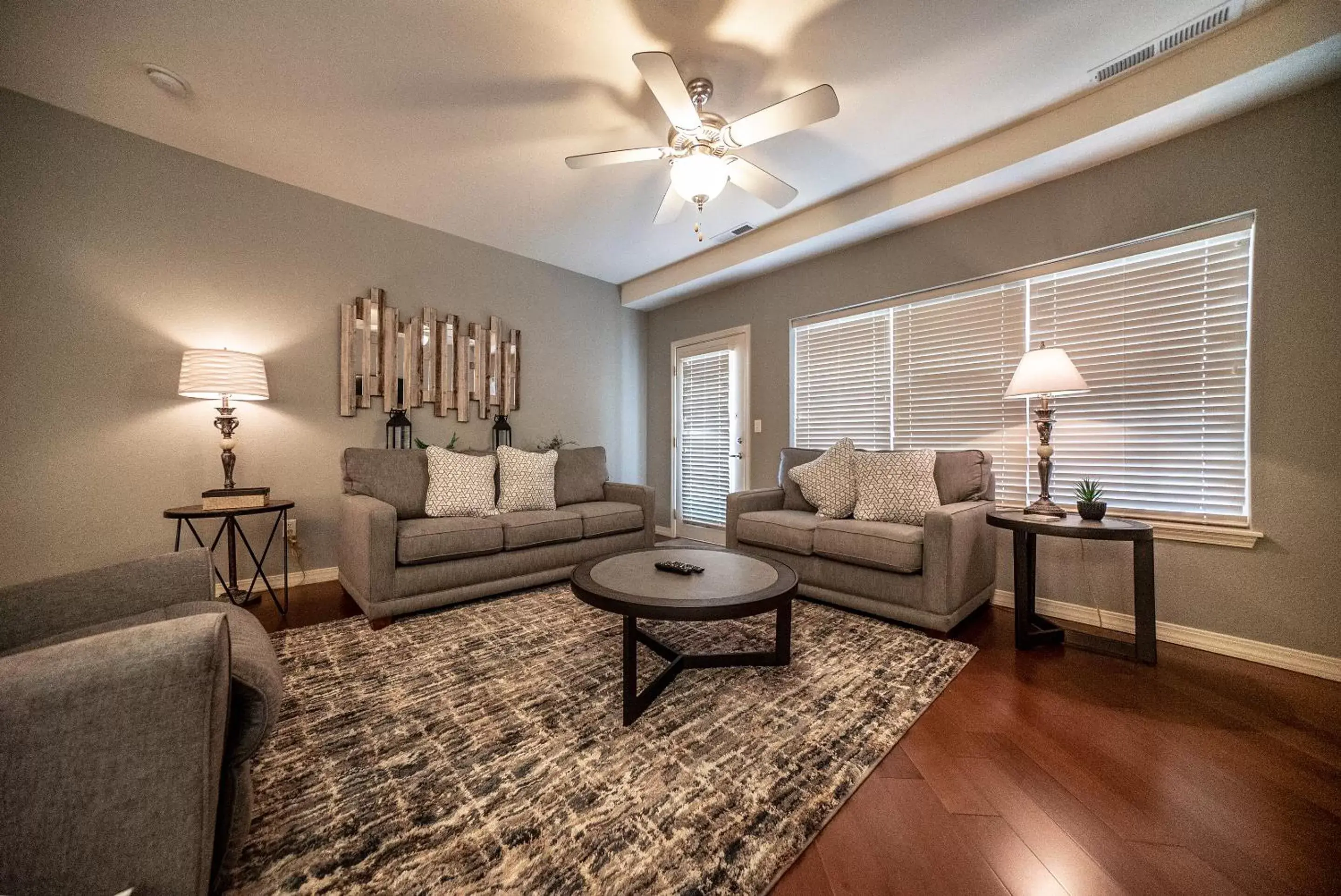 Three-Bedroom Townhouse in Thousand Hills Golf Resort Three-Bedroom Townhouse in Thousand Hills Golf Resort