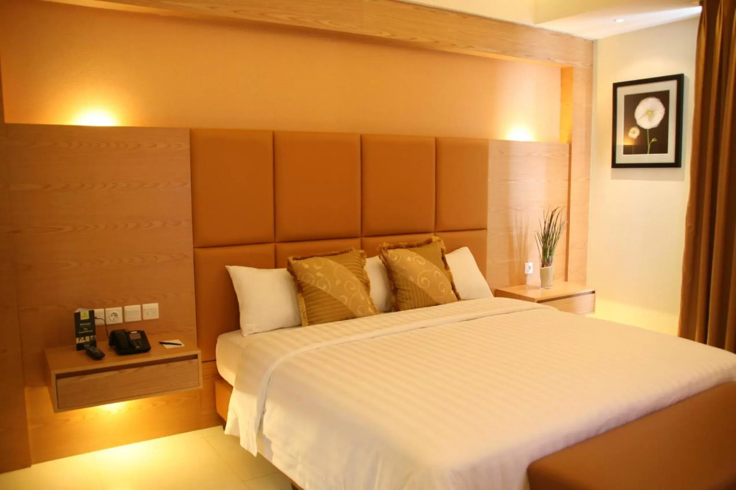 Bedroom, Bed in Grand Pasundan Convention Hotel