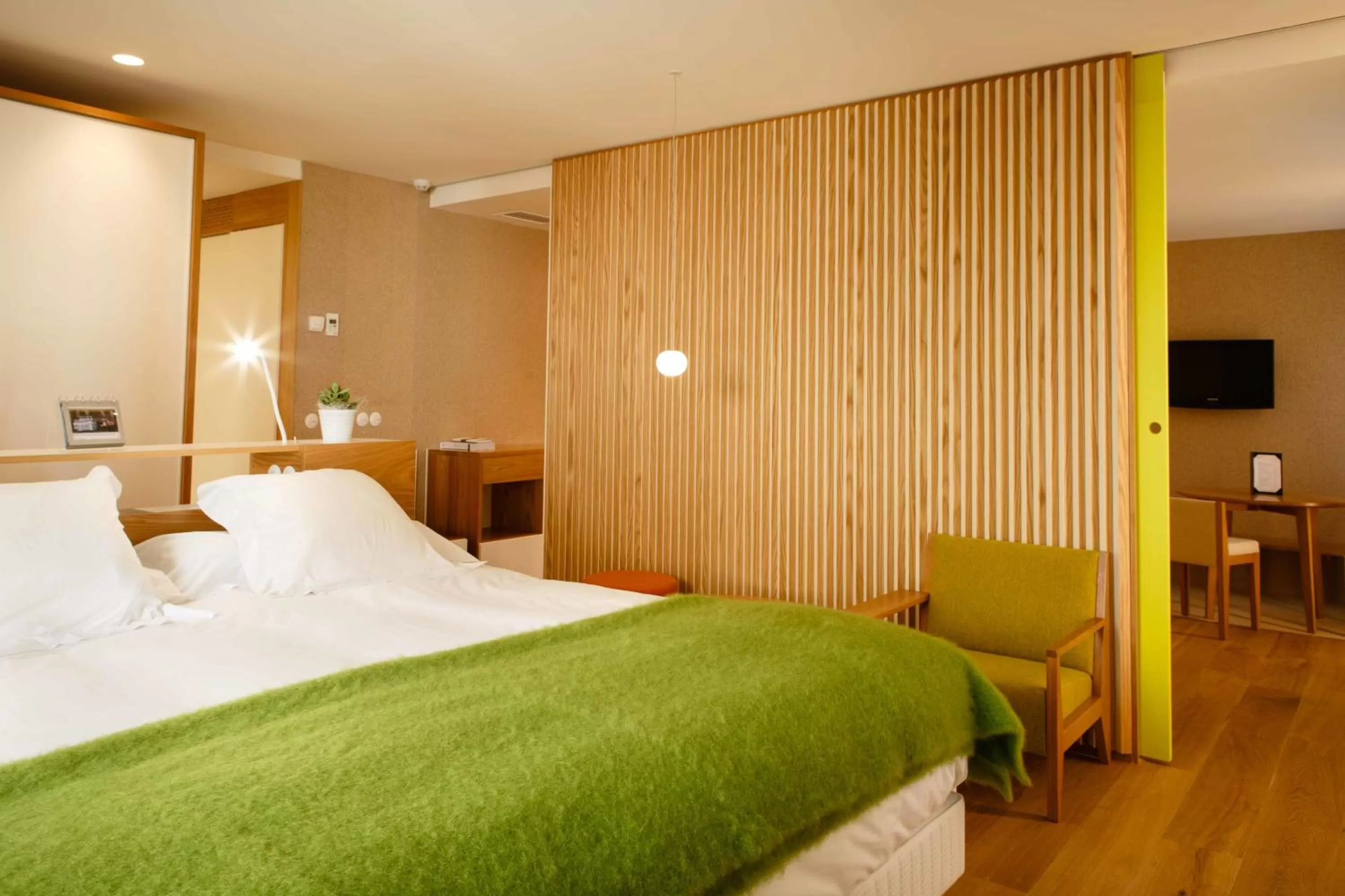 Photo of the whole room, Bed in Hotel Echaurren Relais & Châteaux