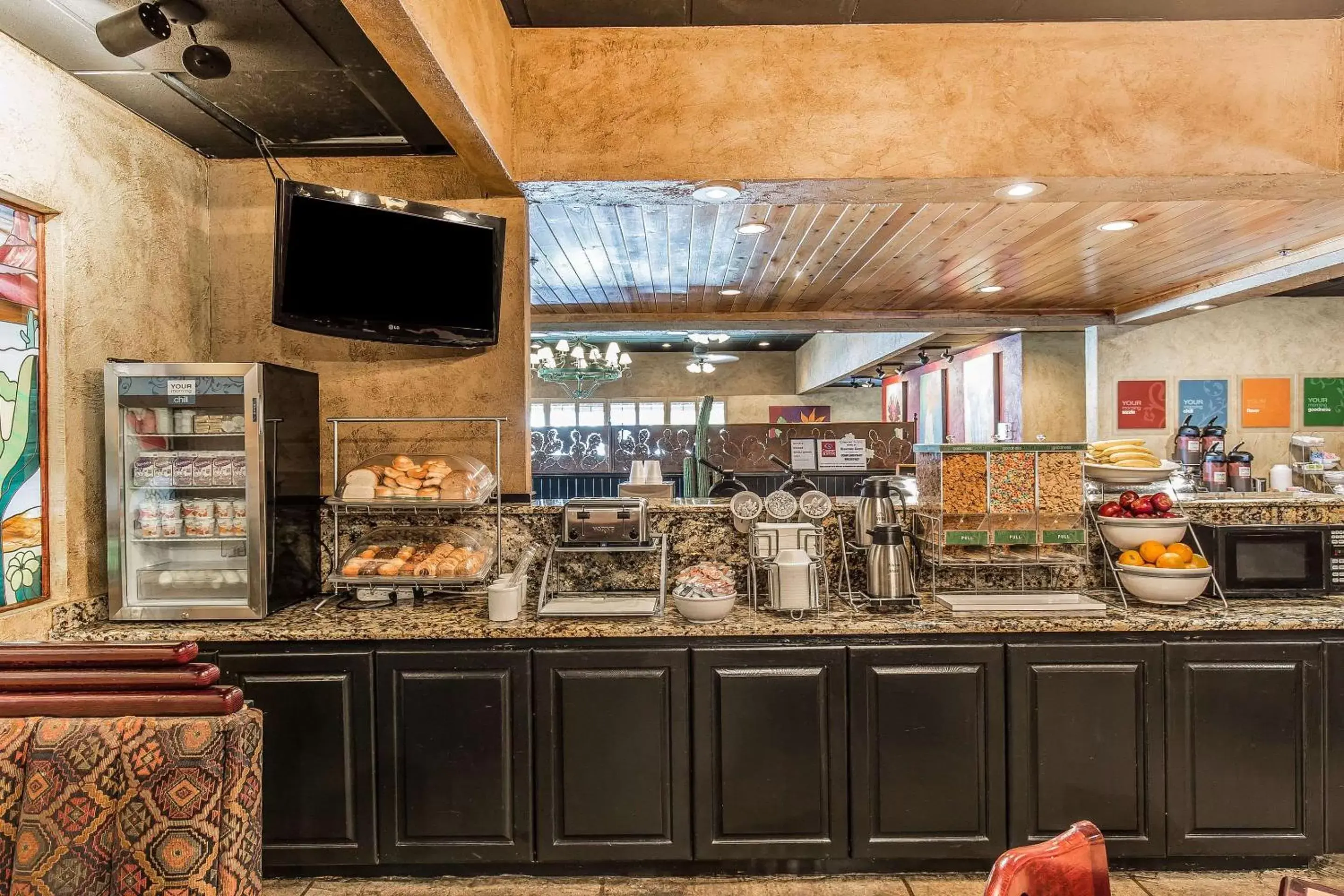 Restaurant/places to eat, Food in Comfort Suites Ogden Conference Center