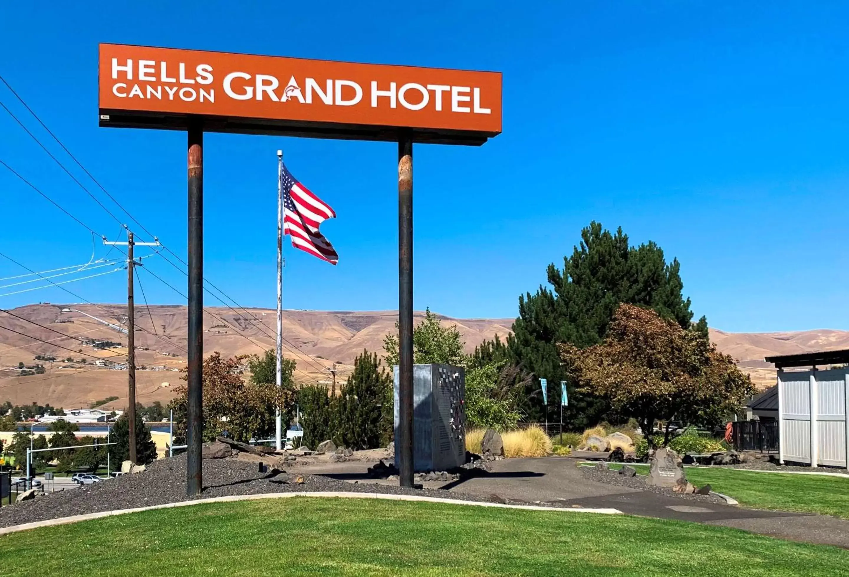 Property building in Hells Canyon Grand Hotel, an Ascend Hotel Collection Member