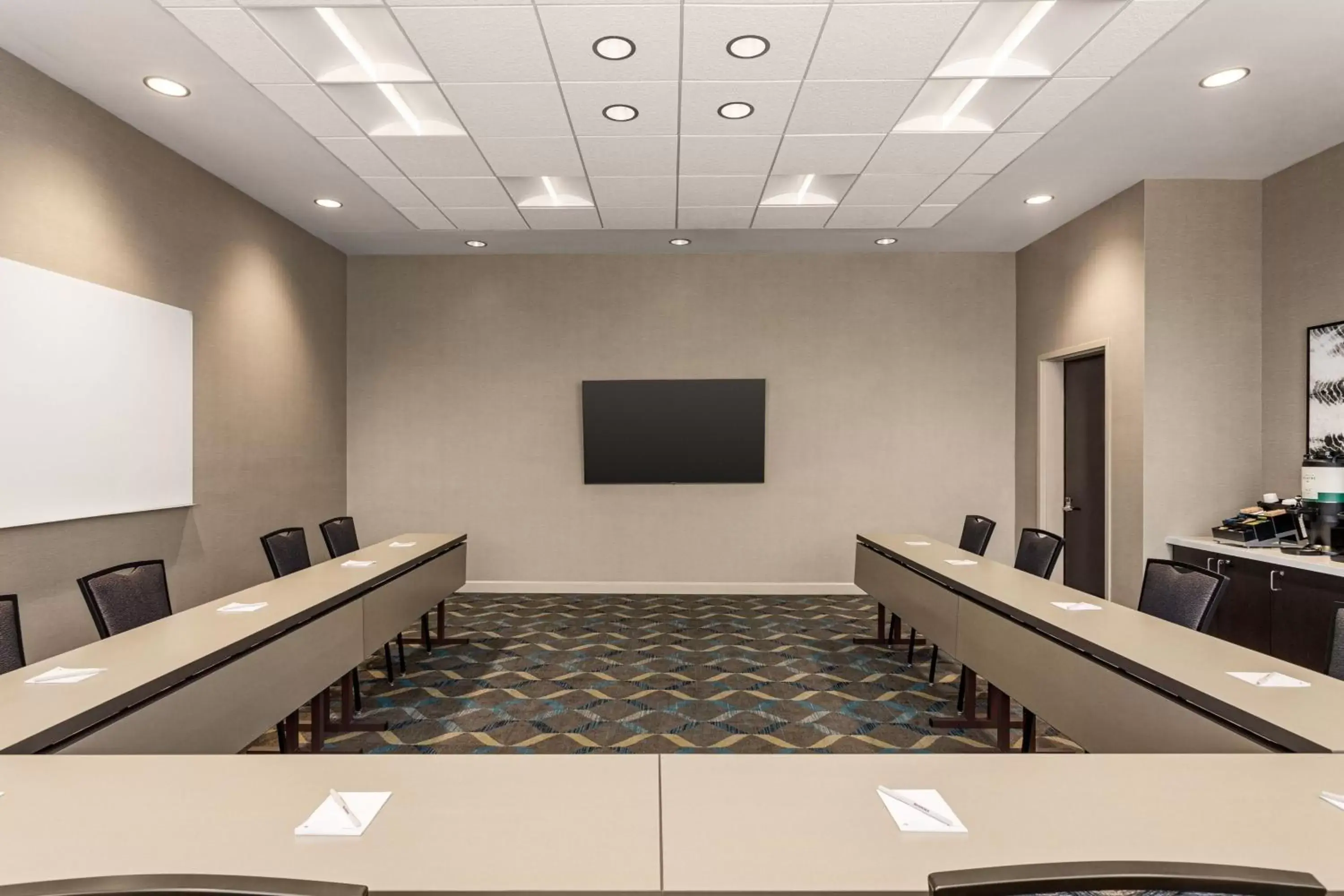 Meeting/conference room, Business Area/Conference Room in Residence Inn by Marriott New York JFK Airport