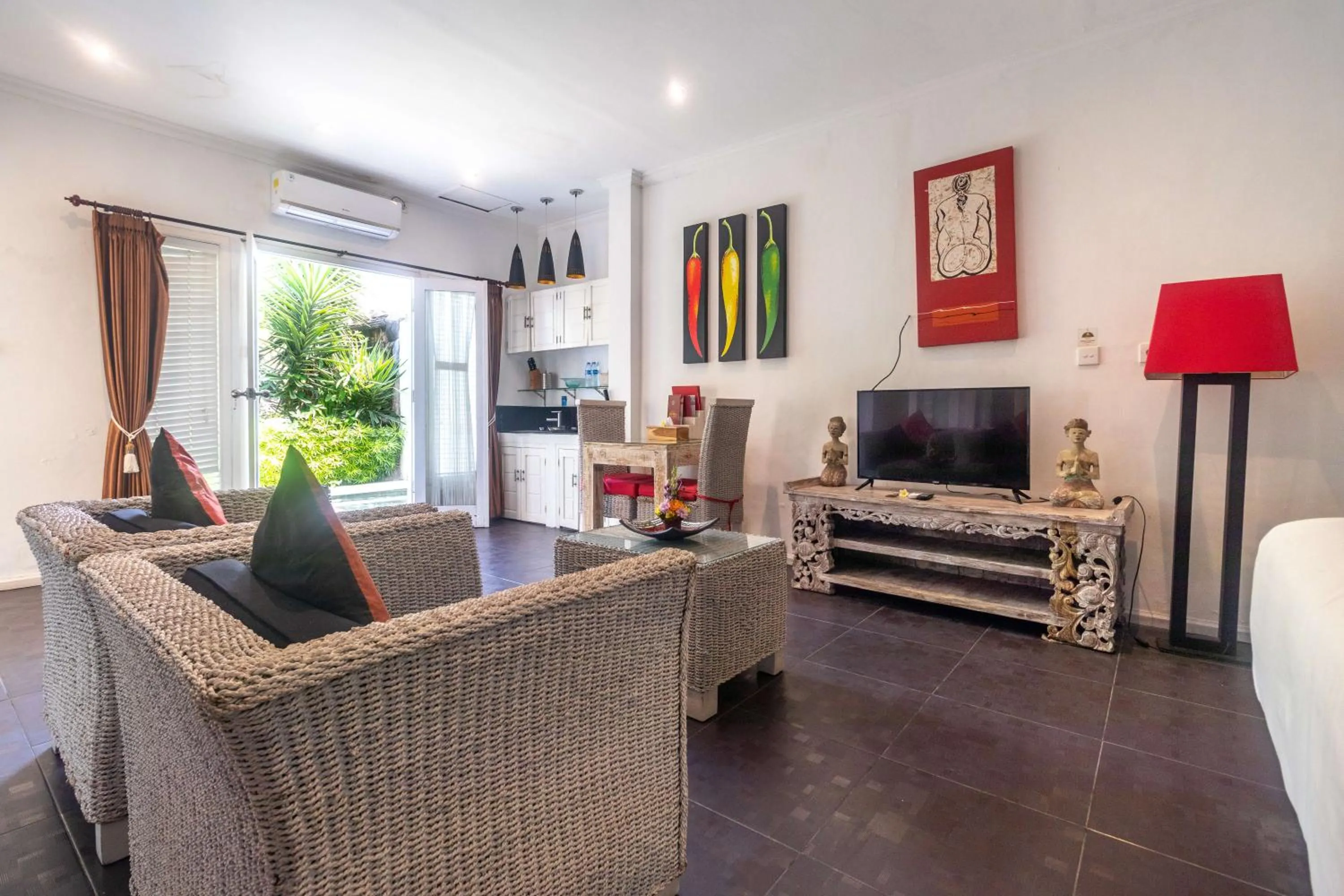 Living room in Aleesha Villas and Suites