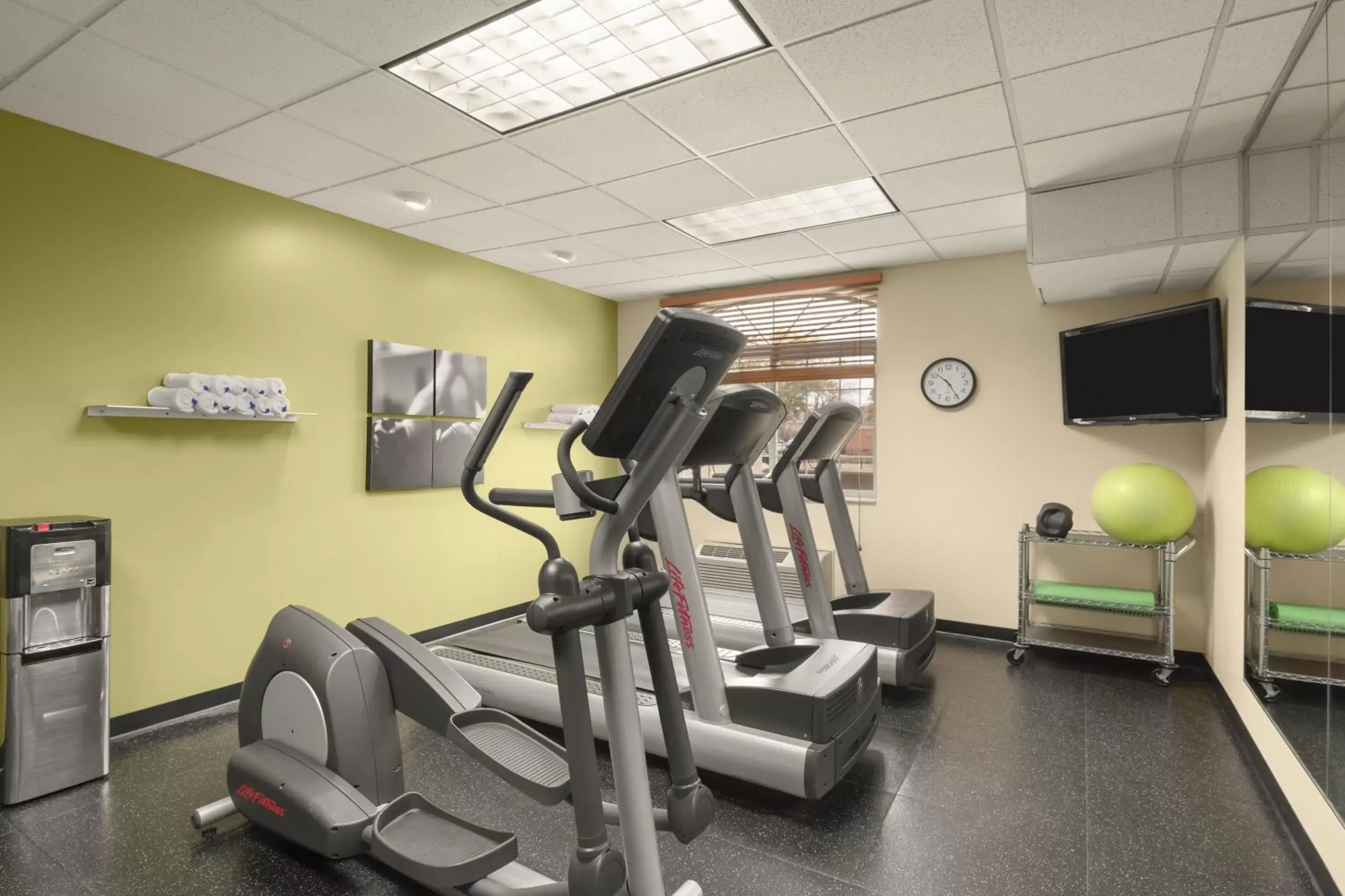 Fitness centre/facilities, Fitness Center/Facilities in Country Inn & Suites by Radisson, Sioux Falls, SD